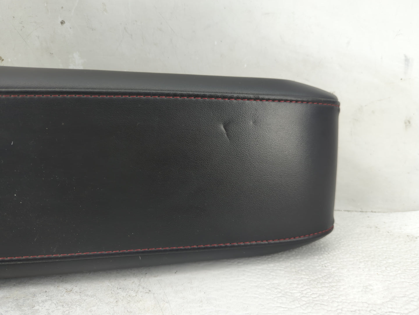 2013-2015 Gmc Terrain Center Console Armrest Cover Lid Fits Fits 2013 2014 2015 OEM Used Auto Parts - Oemusedautoparts1.com