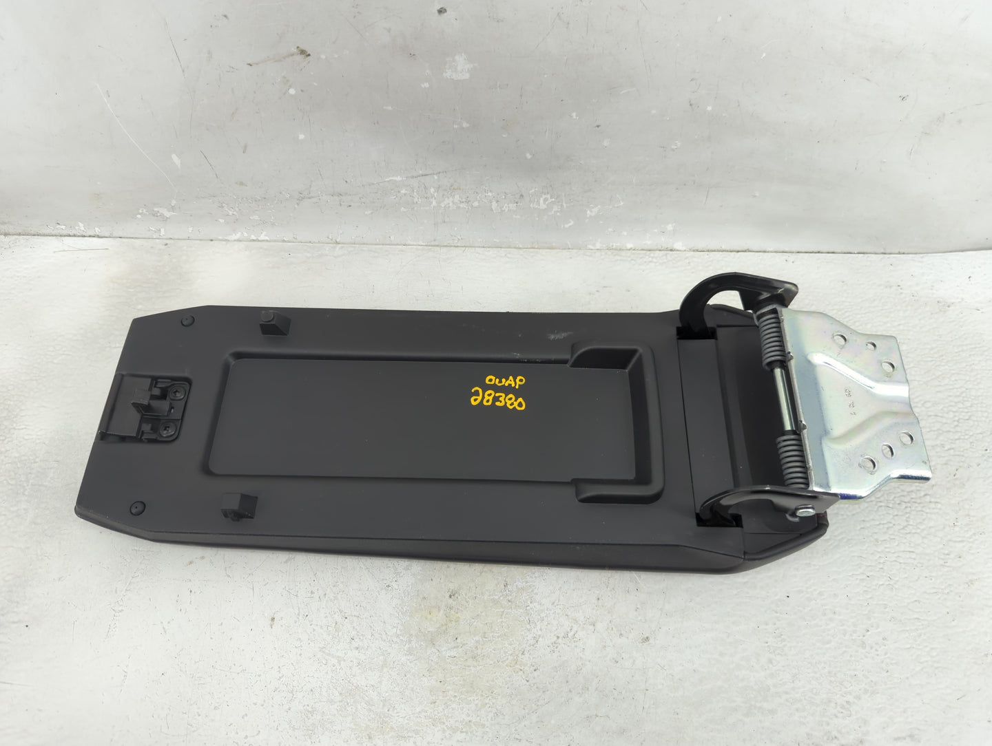 2013-2015 Gmc Terrain Center Console Armrest Cover Lid Fits Fits 2013 2014 2015 OEM Used Auto Parts - Oemusedautoparts1.com