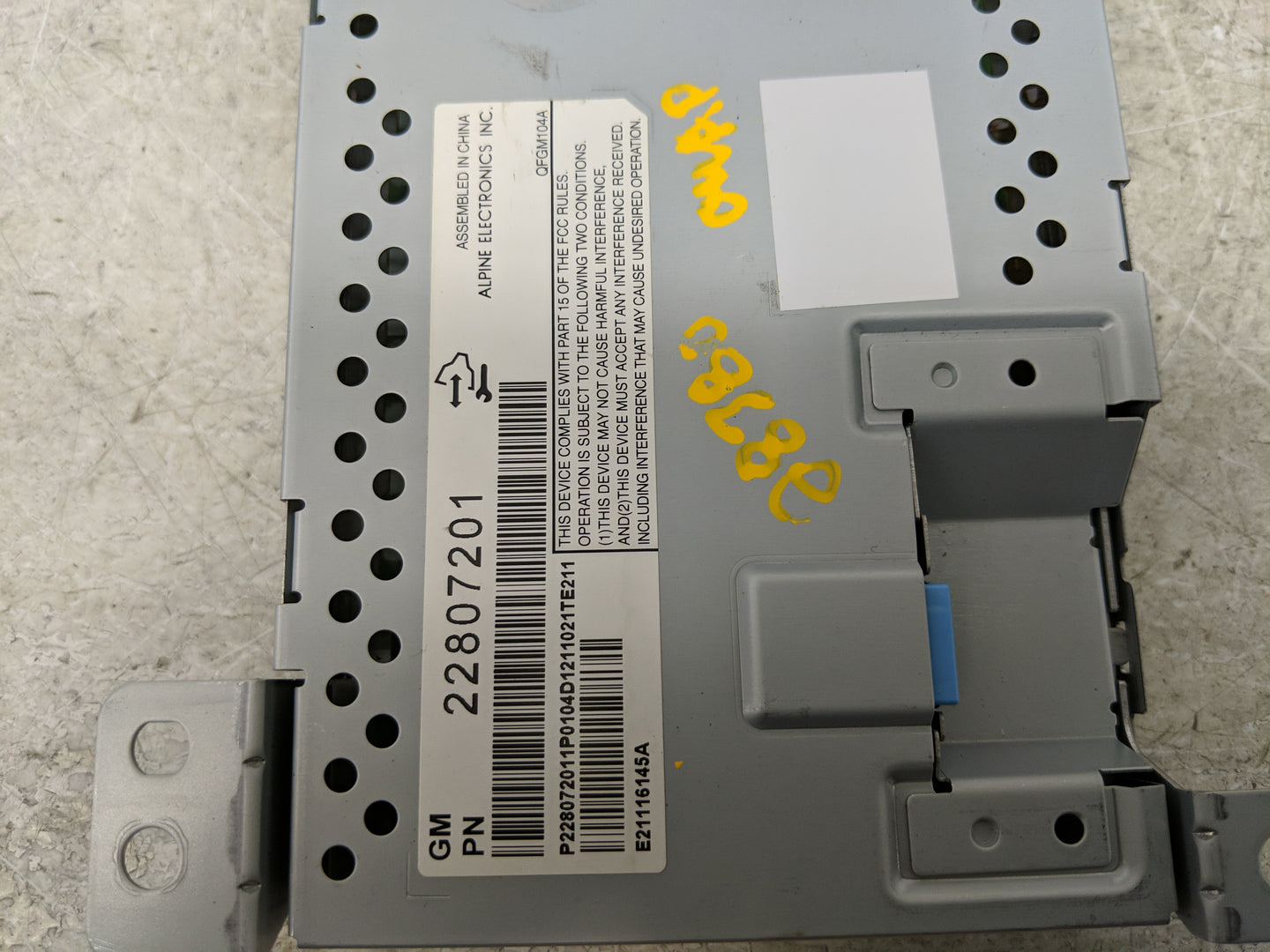 2010-2017 Gmc Terrain Radio AM FM Cd Player Receiver Replacement Fits Fits 2010 2011 2012 2013 2014 2015 2016 2017 OEM Used 