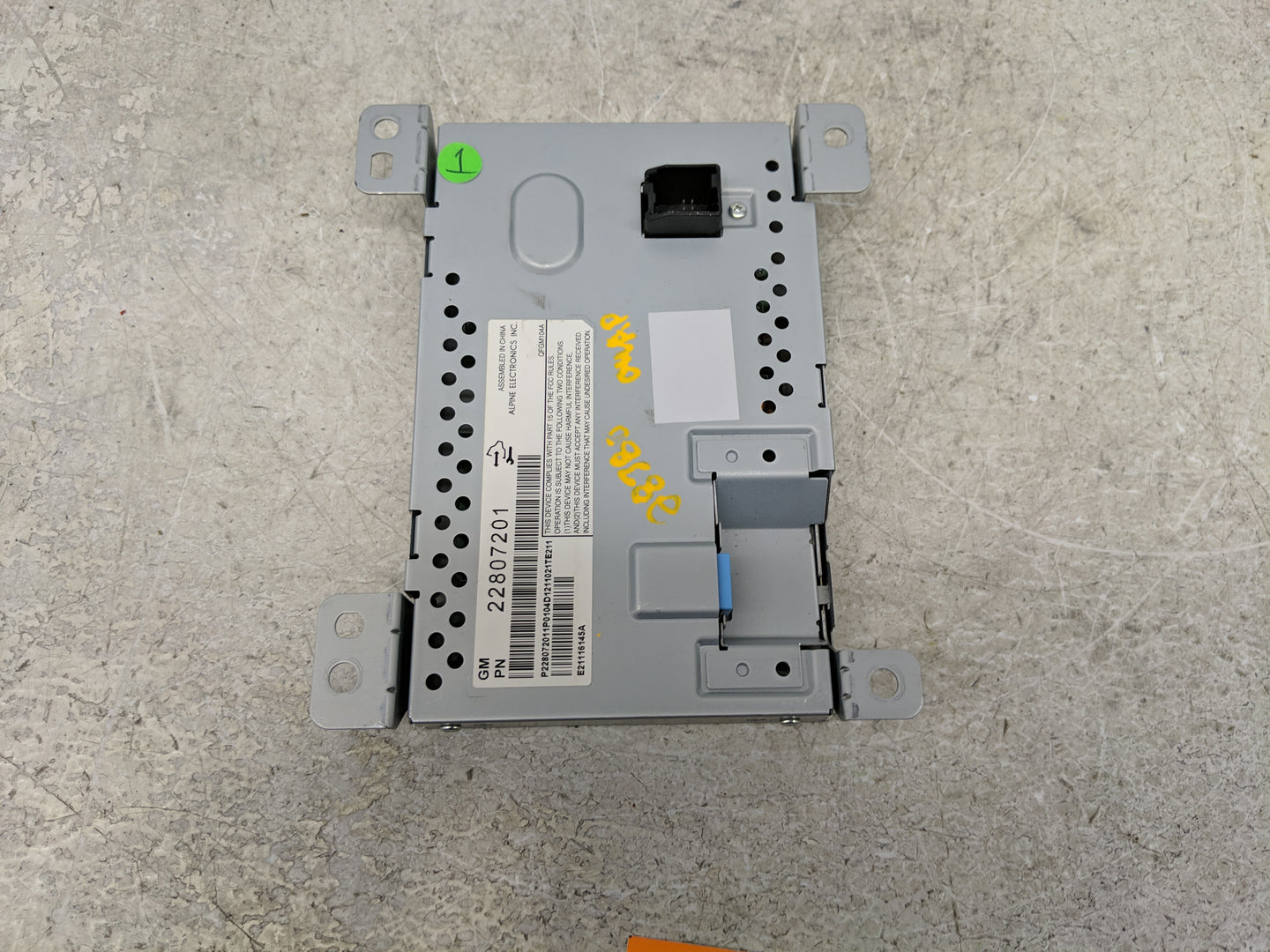 2010-2017 Gmc Terrain Radio AM FM Cd Player Receiver Replacement Fits Fits 2010 2011 2012 2013 2014 2015 2016 2017 OEM Used 