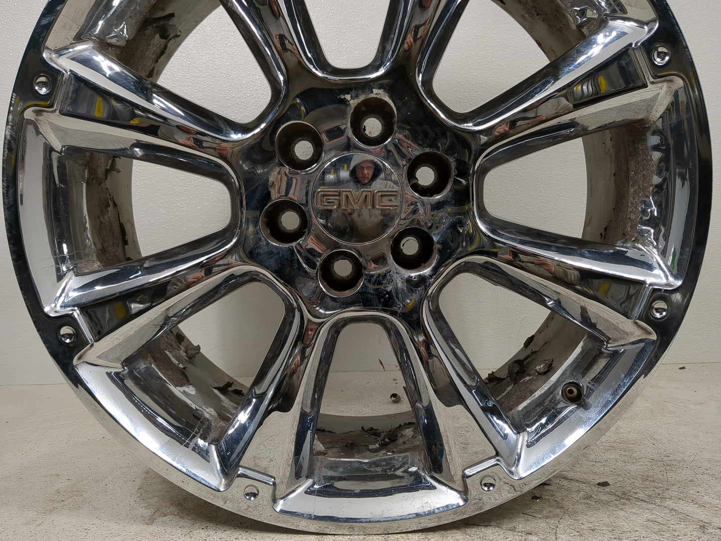 2009-2014 Gmc Yukon Oem Wheel Rim - Oemusedautoparts1.com