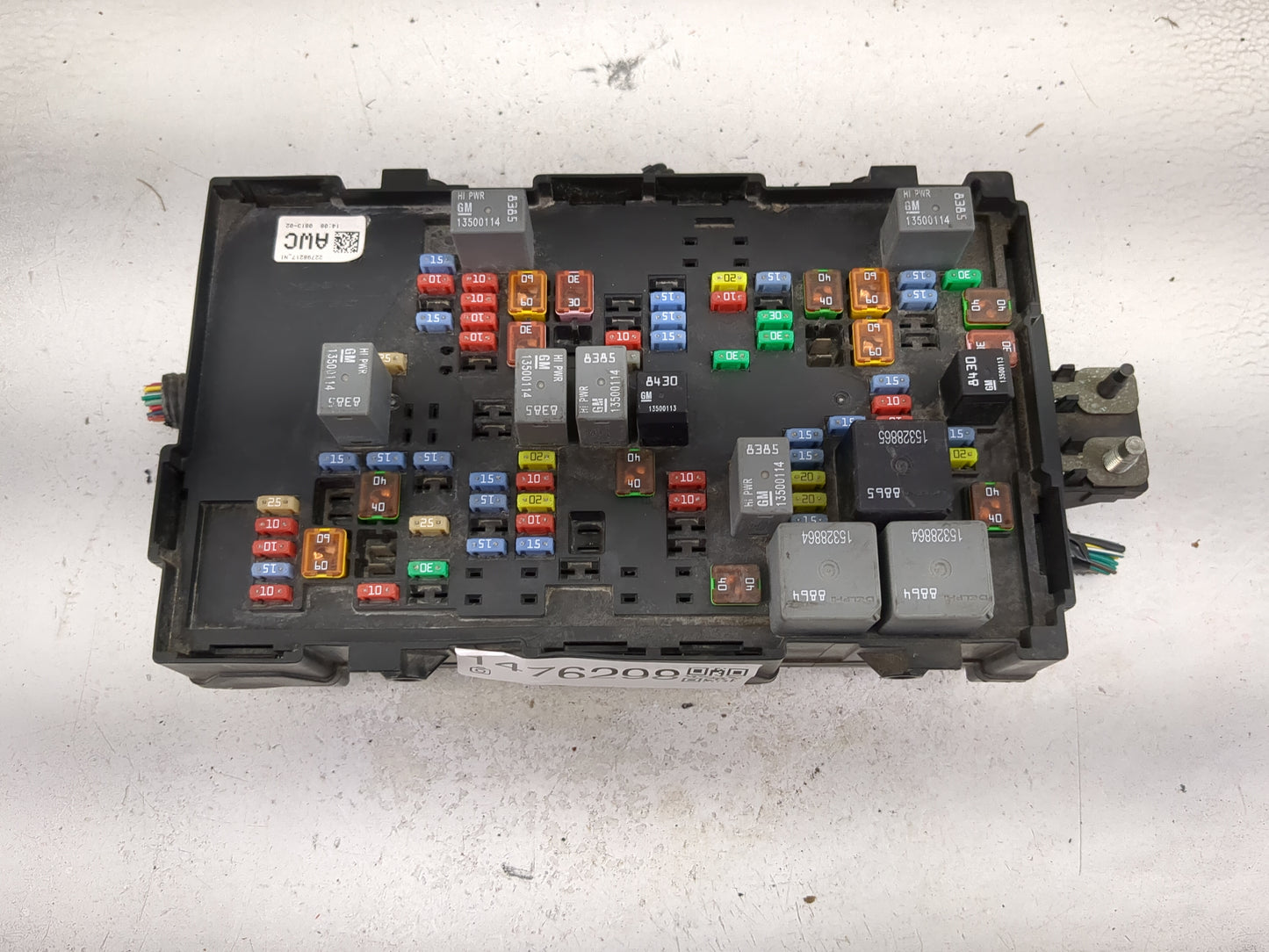 2010-2014 Gmc Yukon Fusebox Fuse Box Panel Relay Module P/N:22798217 22798217-N1 Fits Fits 2010 2011 2012 2013 2014 OEM Used
