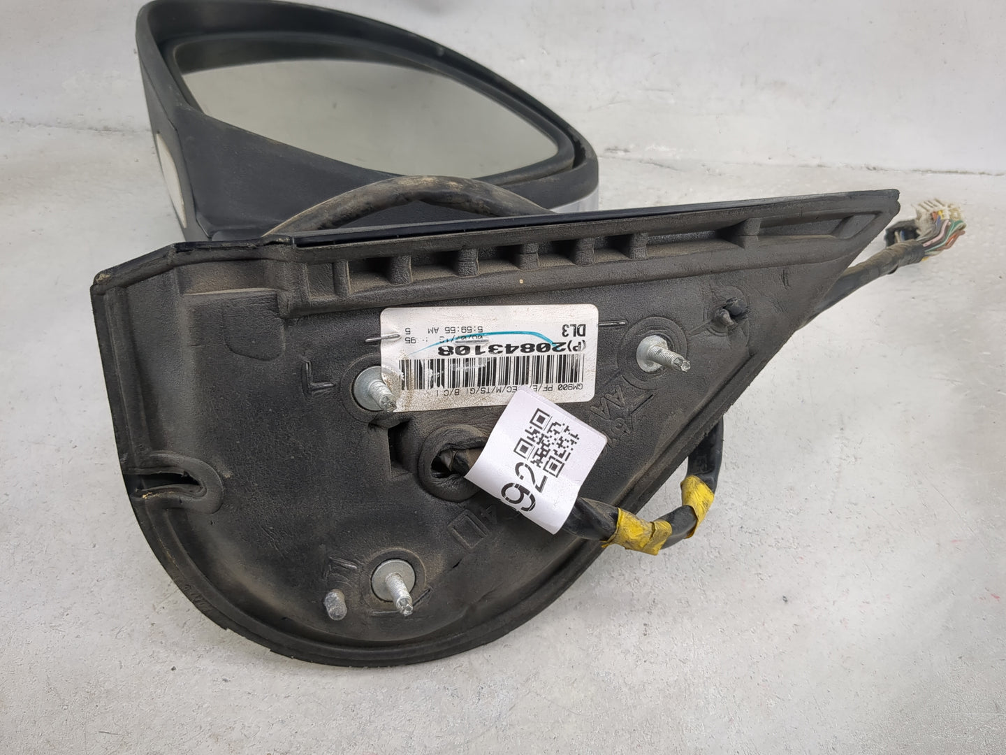 2009-2014 Gmc Yukon Driver Side View Mirror - Left Door Mirror OEM Used - Oemusedautoparts1.com