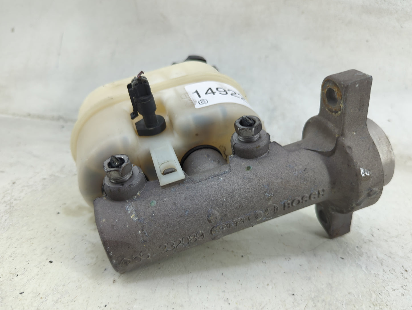 2009-2014 Gmc Yukon Brake Master Cylinder 1492275 - Oemusedautoparts1.com