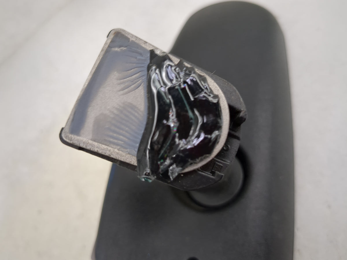 2013 Gmc Yukon Interior Rear View Mirror Replacement OEM P/N:E11 025898 GNTX-511 Fits OEM Used Auto Parts - Oemusedautoparts