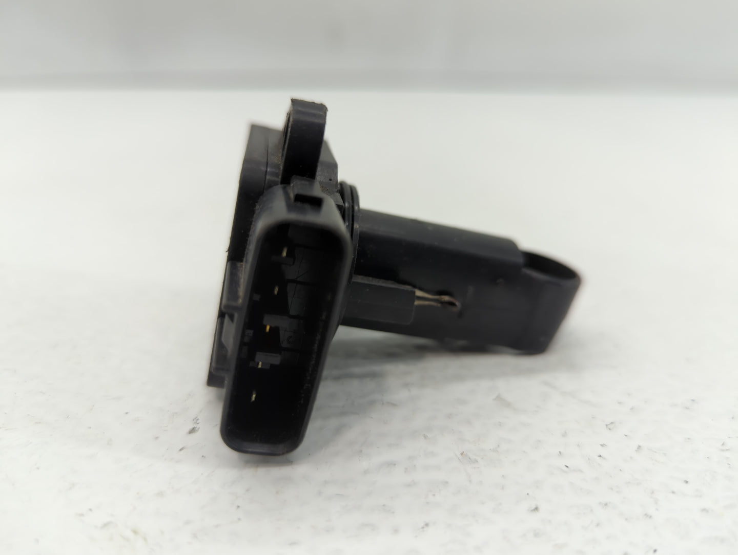 2009-2014 Gmc Yukon Mass Air Flow Meter Maf - Oemusedautoparts1.com