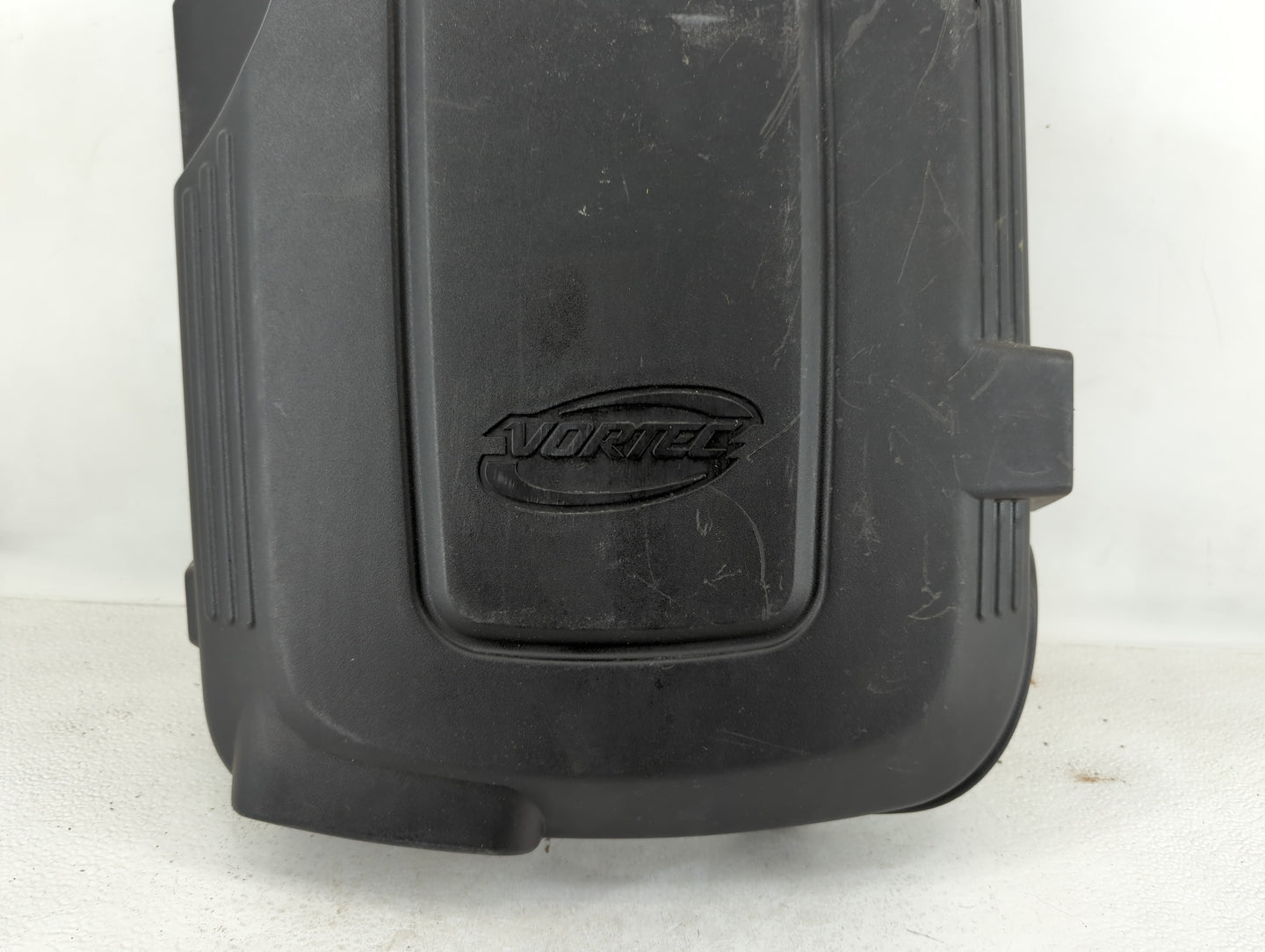 2013 Gmc Yukon Engine Cover - Oemusedautoparts1.com