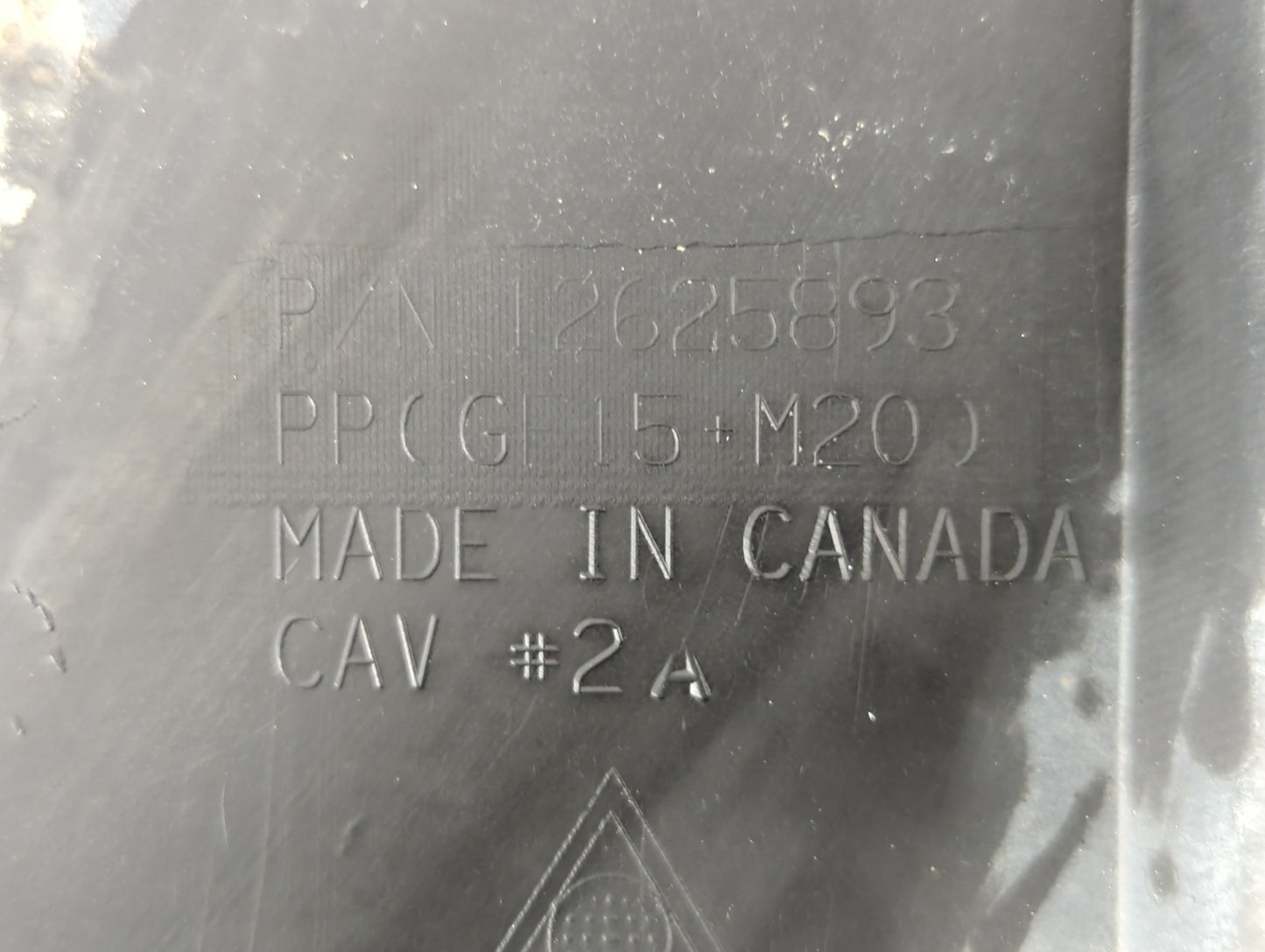 2013 Gmc Yukon Engine Cover - Oemusedautoparts1.com