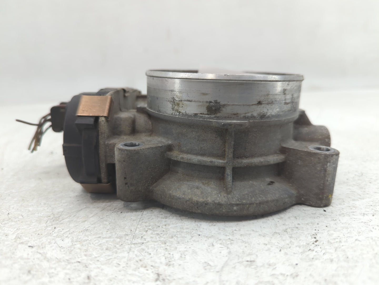 2009-2014 Gmc Yukon Throttle Body P/N:RME87 Fits Fits 2009 2010 2011 2012 2013 2014 2015 OEM Used Auto Parts - Oemusedautopa