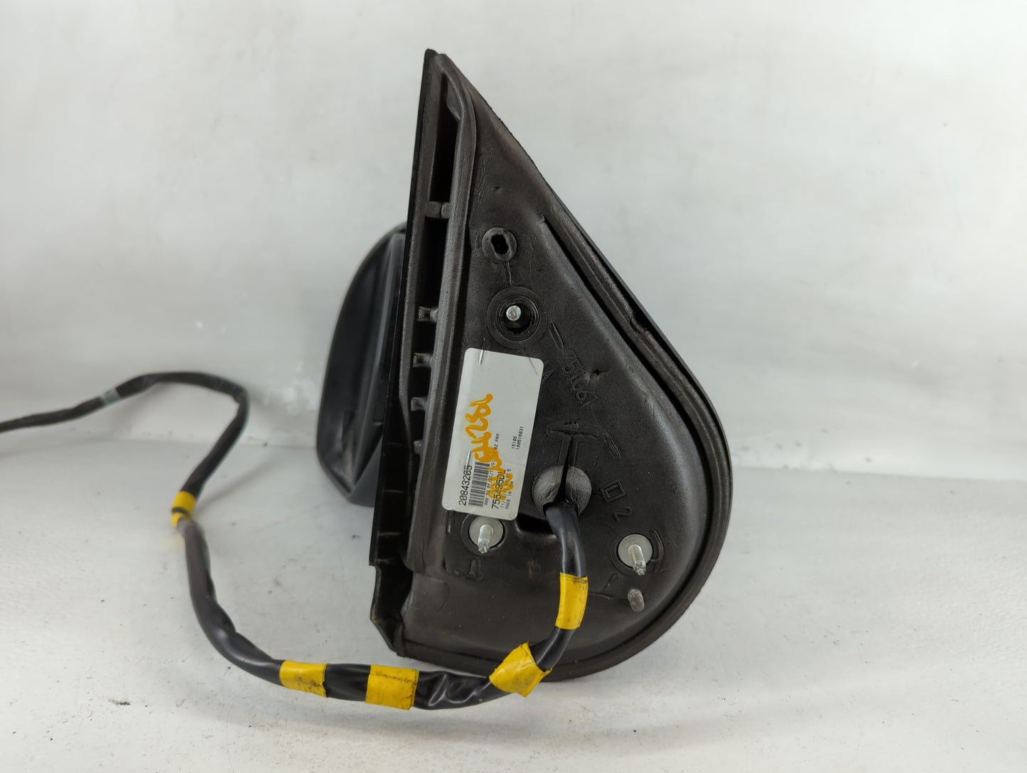 2009-2014 Gmc Yukon Driver Side View Mirror - Left Door Mirror OEM Used - Oemusedautoparts1.com