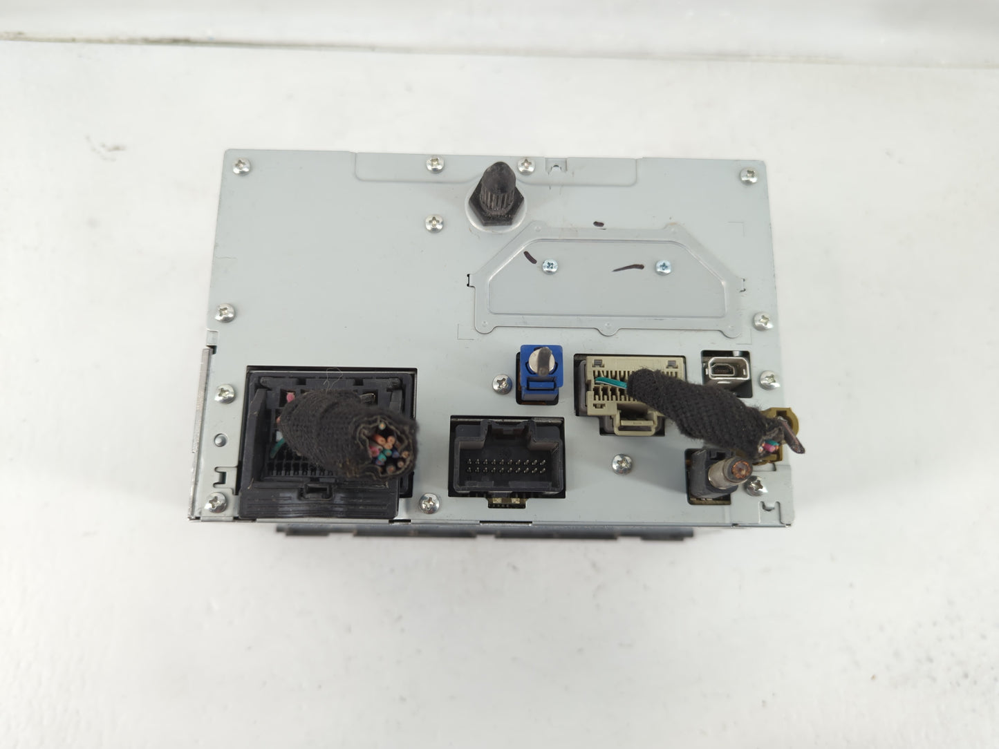 2012-2014 Gmc Yukon Xl Radio AM FM Cd Player Receiver Replacement P/N:22997866 Fits Fits 2012 2013 2014 OEM Used Auto Parts 