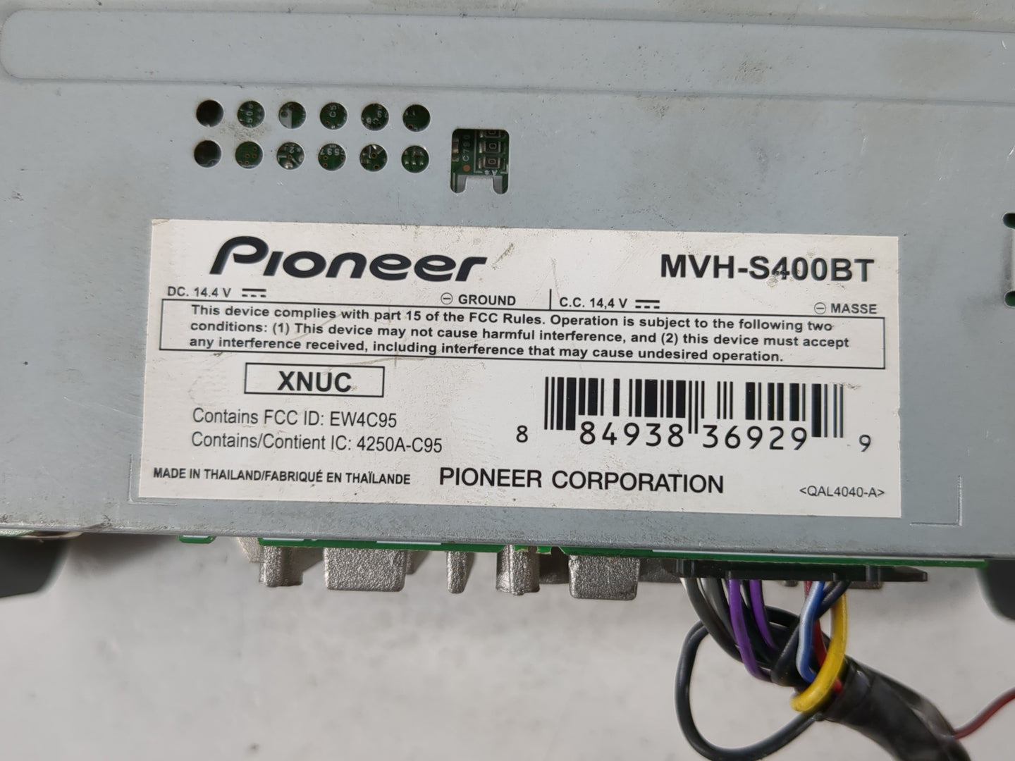 2013 Gmc Yukon Xl Radio AM FM Cd Player Receiver Replacement P/N:MVH-S400BT Fits OEM Used Auto Parts - Oemusedautoparts1.com
