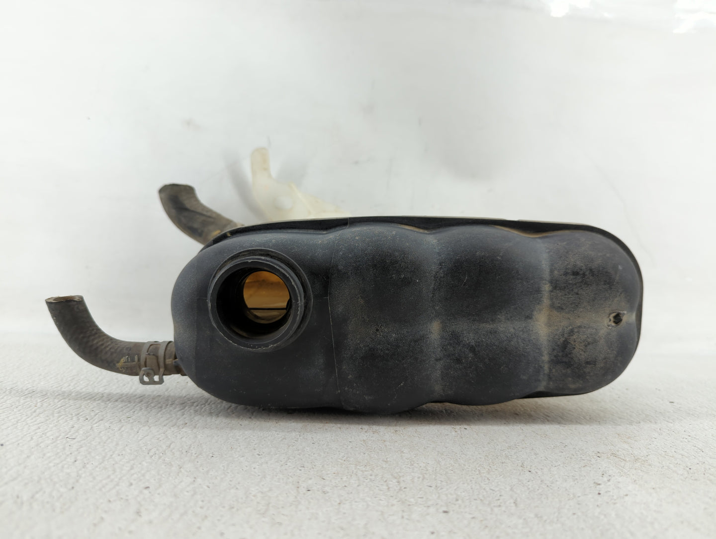 Gmc Yukon Xl Radiator Coolant Overflow Expansion Tank Bottle - Oemusedautoparts1.com
