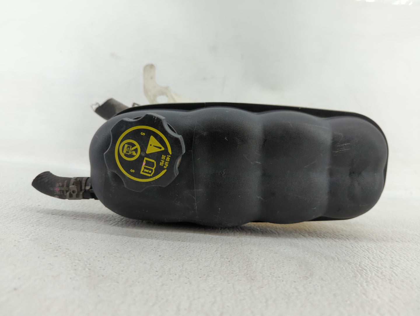 Gmc Yukon Xl Radiator Coolant Overflow Expansion Tank Bottle - Oemusedautoparts1.com