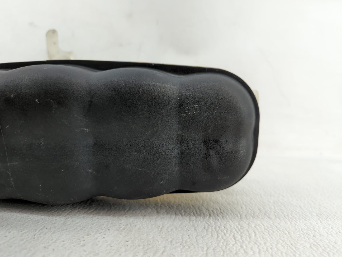 Gmc Yukon Xl Radiator Coolant Overflow Expansion Tank Bottle - Oemusedautoparts1.com