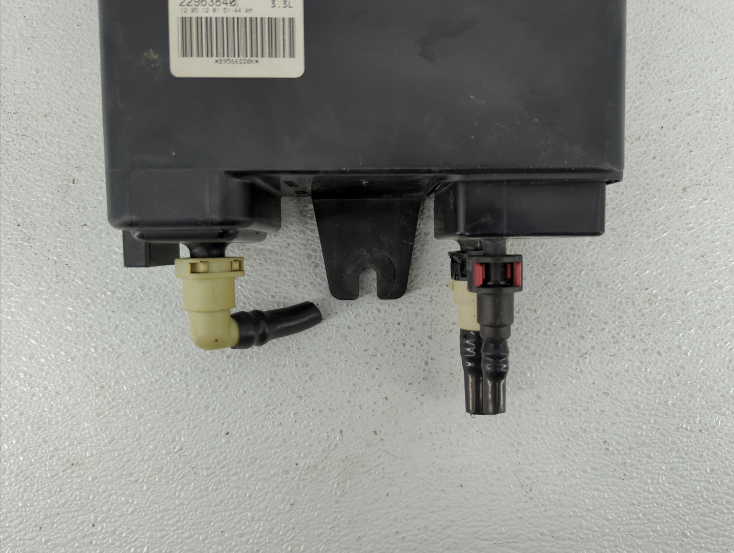 2013 Gmc Yukon Xl Fuel Vapor Charcoal Canister - Oemusedautoparts1.com