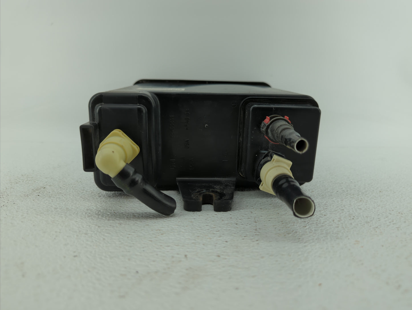 2013 Gmc Yukon Xl Fuel Vapor Charcoal Canister - Oemusedautoparts1.com