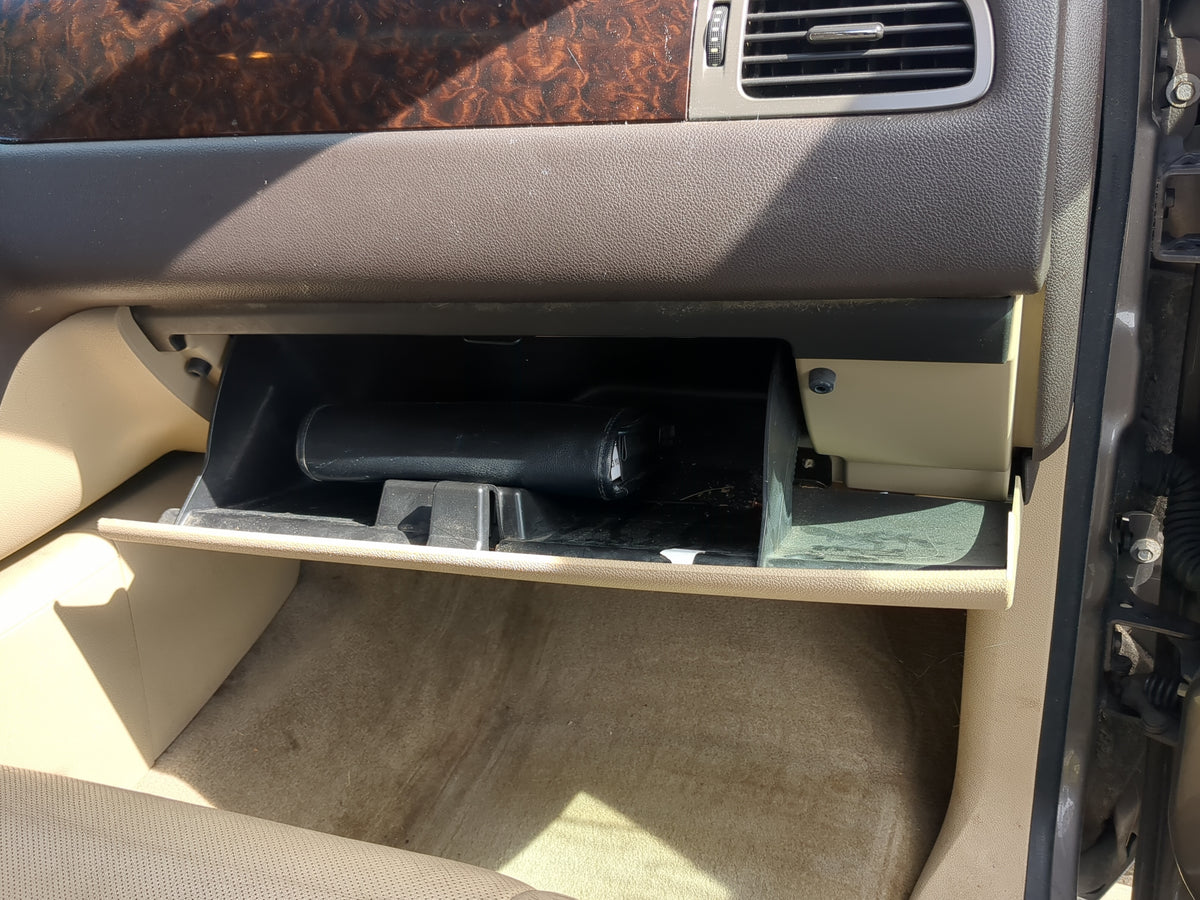 2013 Gmc Yukon Xl 1500 Passenger Glove Box Door Storage Compartment - Oemusedautoparts1.com