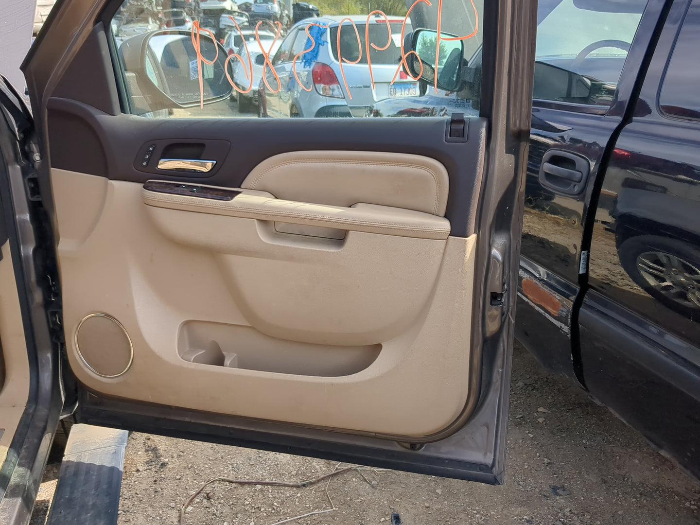 2013 Gmc Yukon Xl 1500 Front Right Passenger Interior Door Panel Trim - Oemusedautoparts1.com