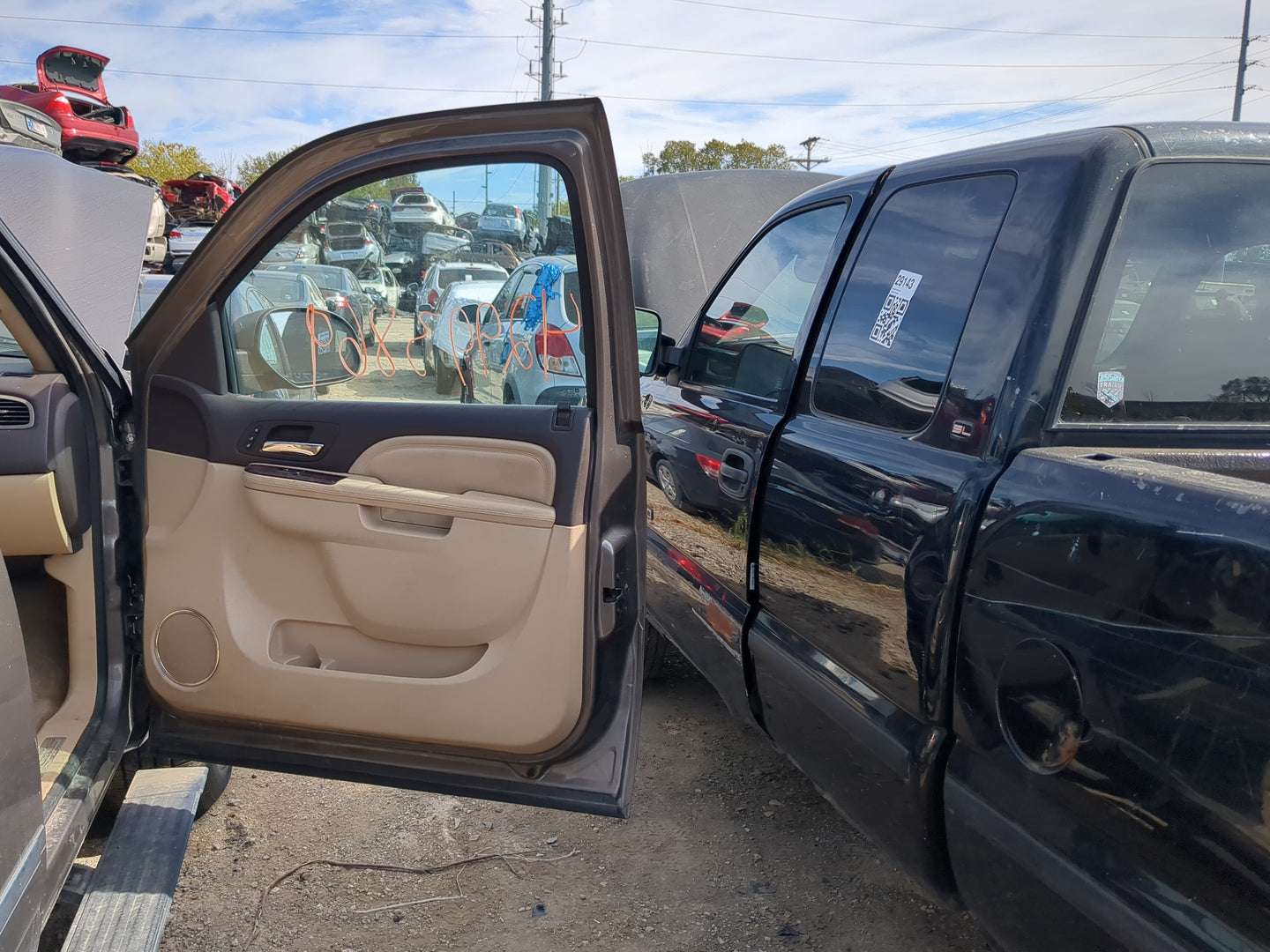 2011-2014 Gmc Yukon Xl 1500 Passenger Front Door Oem 1186192 - Oemusedautoparts1.com