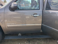 2011-2014 Gmc Yukon Xl 1500 Driver Front Door Oem 1186193 - Oemusedautoparts1.com