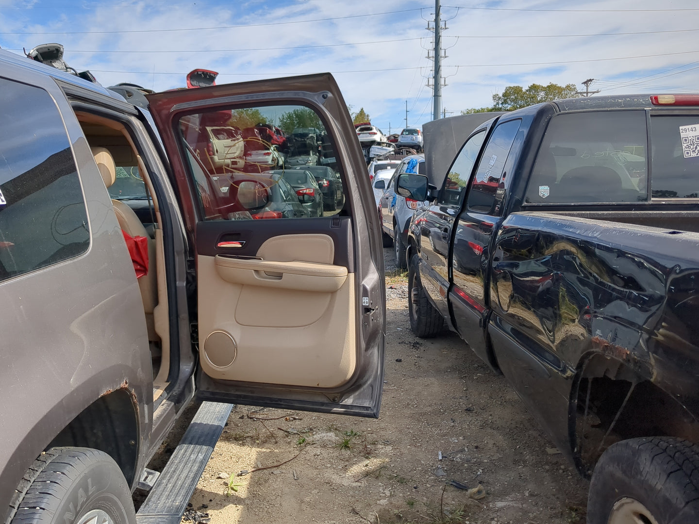 2007-2014 Gmc Yukon Xl 1500 Passenger Rear Door Oem - Oemusedautoparts1.com