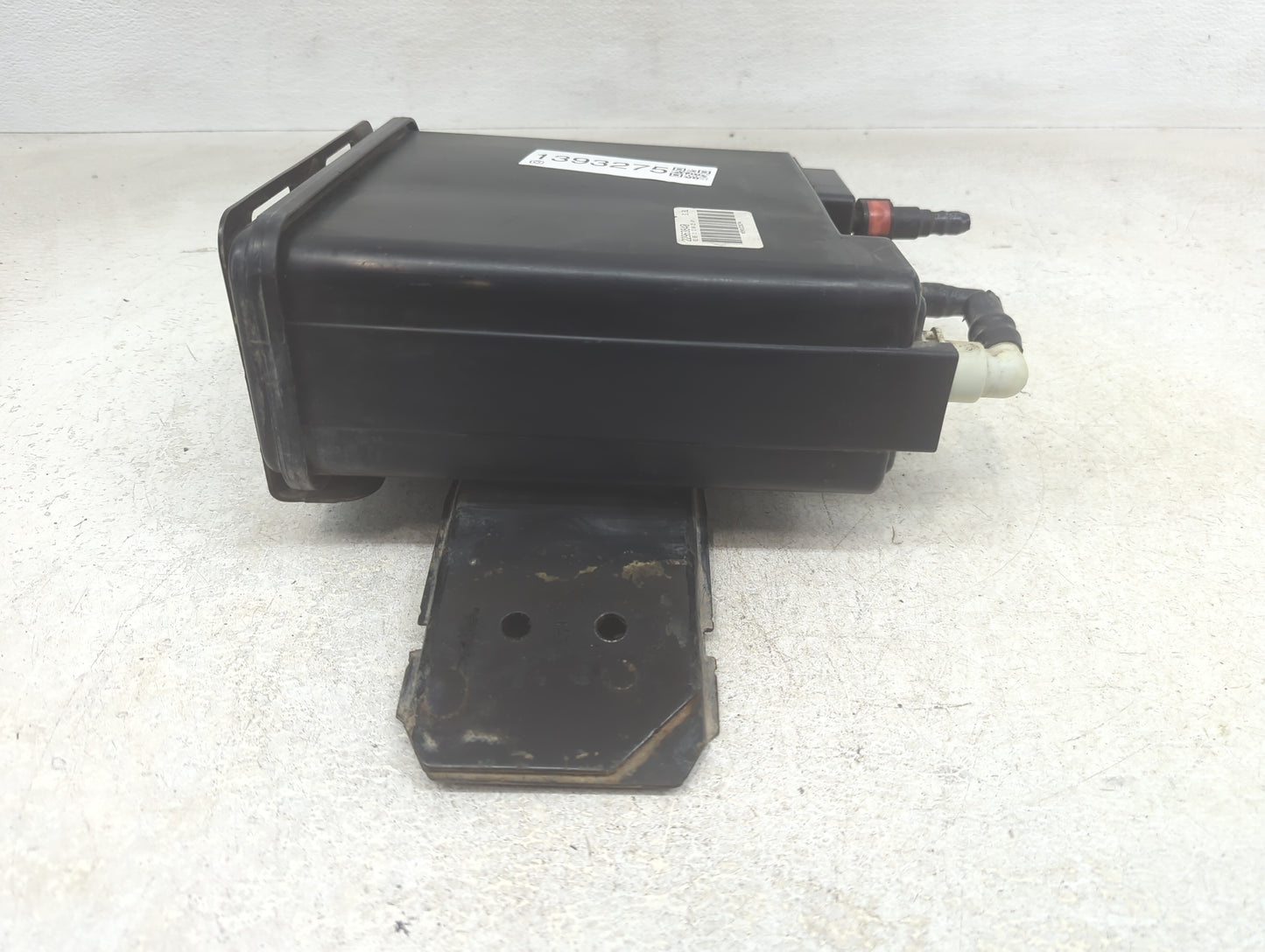 2013 Gmc Yukon Xl 1500 Fuel Vapor Charcoal Canister 1393275 - Oemusedautoparts1.com