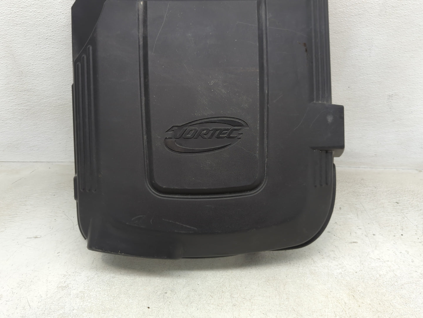 2013 Gmc Yukon Xl 1500 Engine Cover - Oemusedautoparts1.com