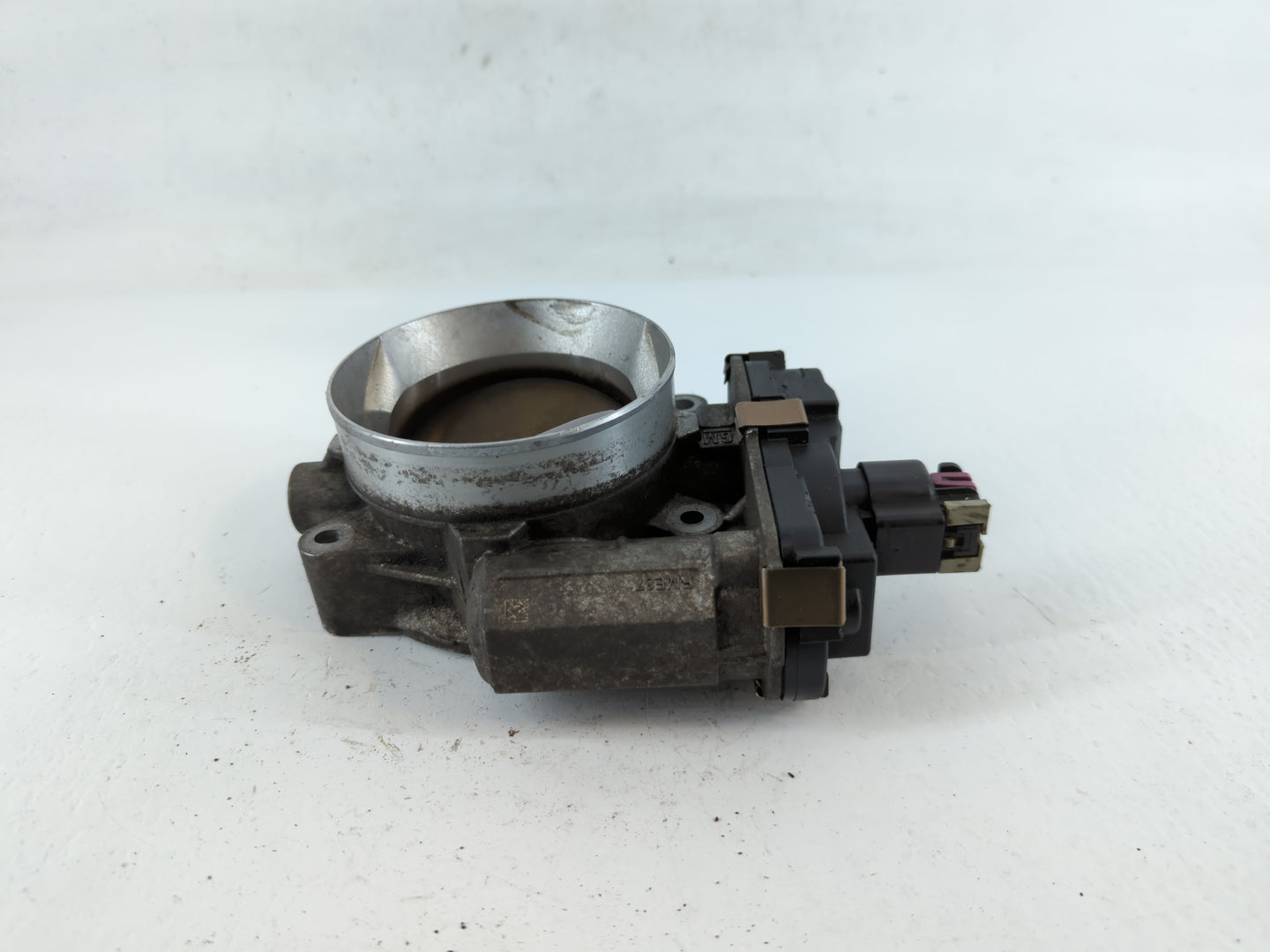 2009-2014 Gmc Yukon Xl 1500 Throttle Body P/N:RME87 Fits Fits 2009 2010 2011 2012 2013 2014 2015 OEM Used Auto Parts - Oemus