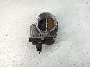 2009-2014 Gmc Yukon Xl 1500 Throttle Body P/N:RME87 Fits Fits 2009 2010 2011 2012 2013 2014 2015 OEM Used Auto Parts - Oemus