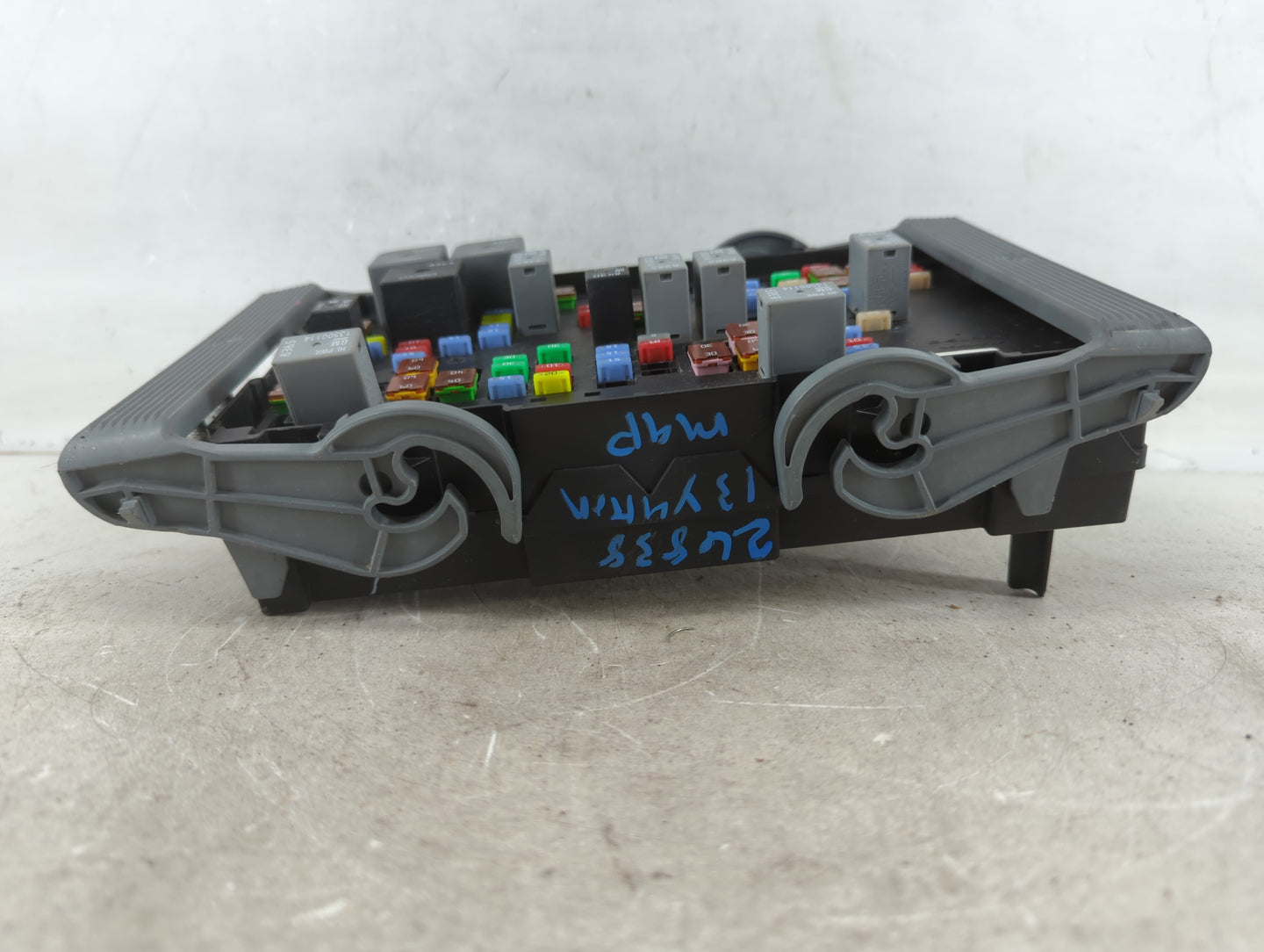 2010-2014 Gmc Yukon Xl 1500 Fusebox Fuse Box Panel Relay Module Fits Fits 2010 2011 2012 2013 2014 OEM Used Auto Parts - Oem