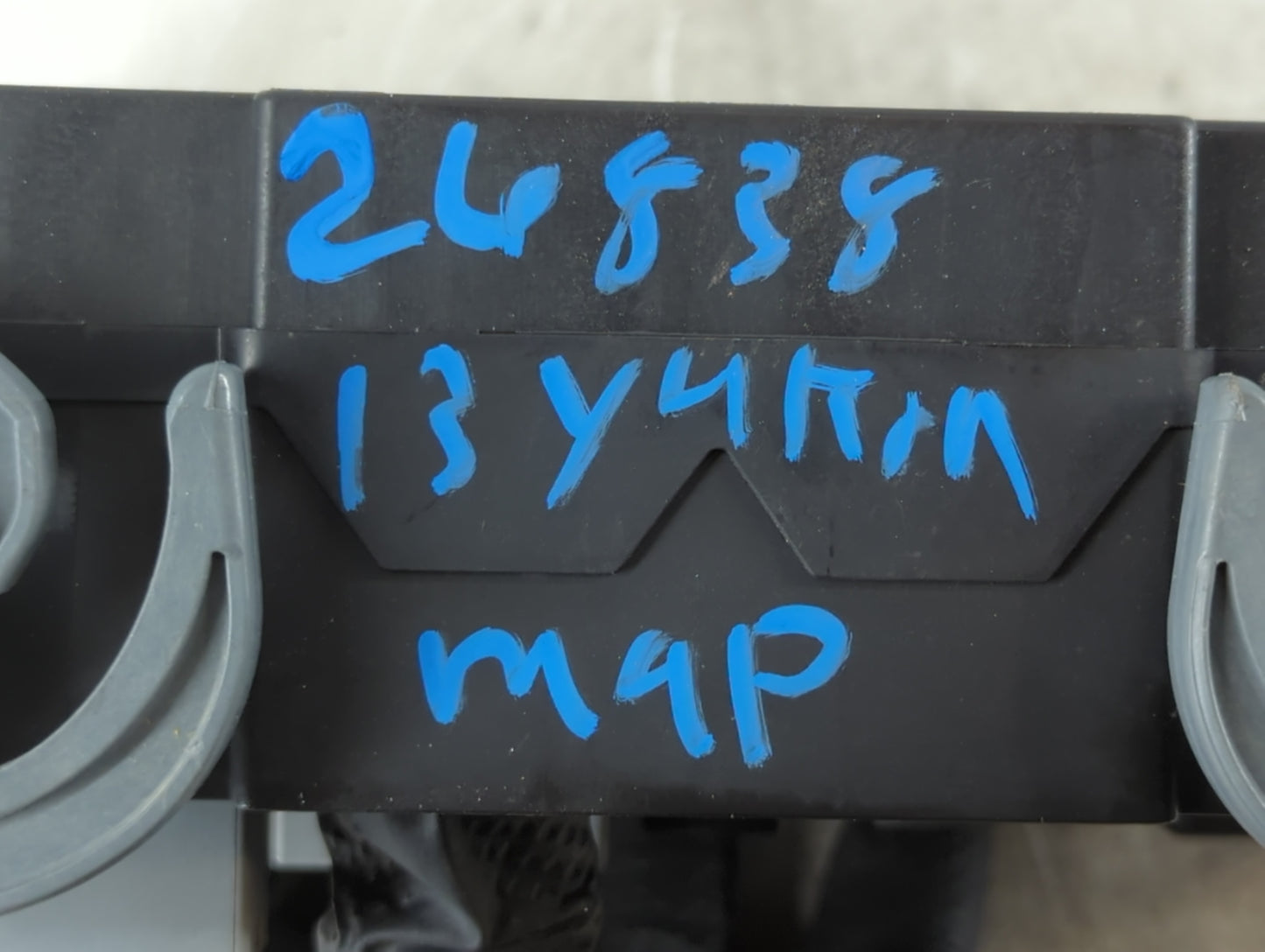 2010-2014 Gmc Yukon Xl 1500 Fusebox Fuse Box Panel Relay Module Fits Fits 2010 2011 2012 2013 2014 OEM Used Auto Parts - Oem
