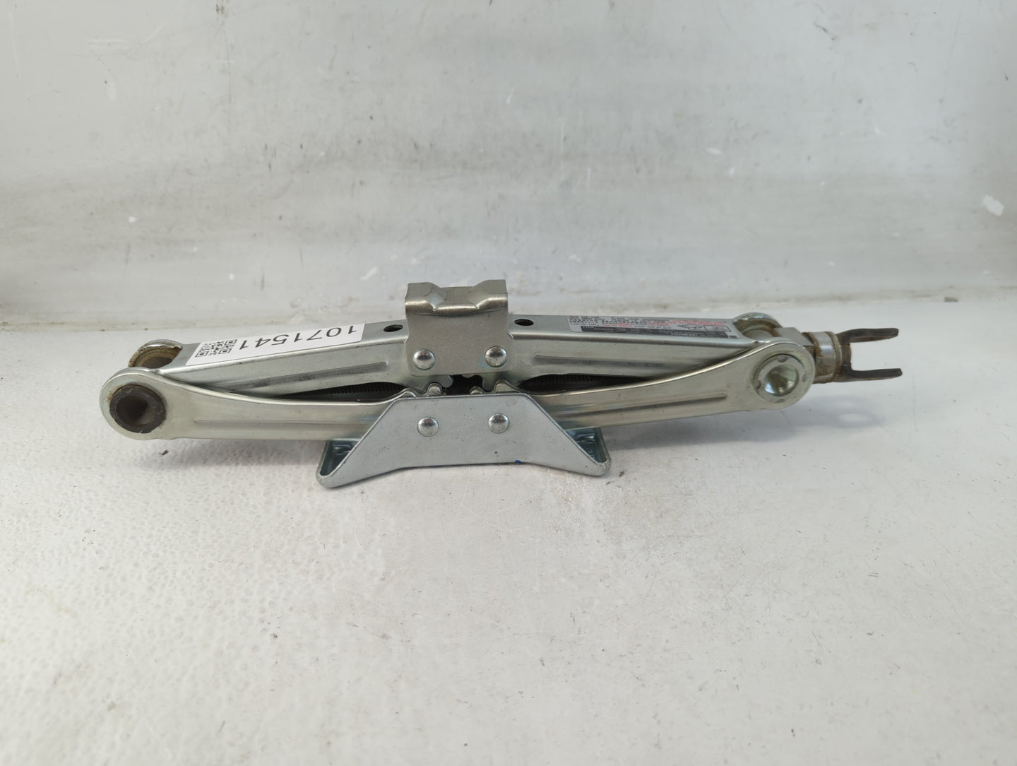 2013 Honda Accord Spare Scissor Car Jack 1071541 - Oemusedautoparts1.com