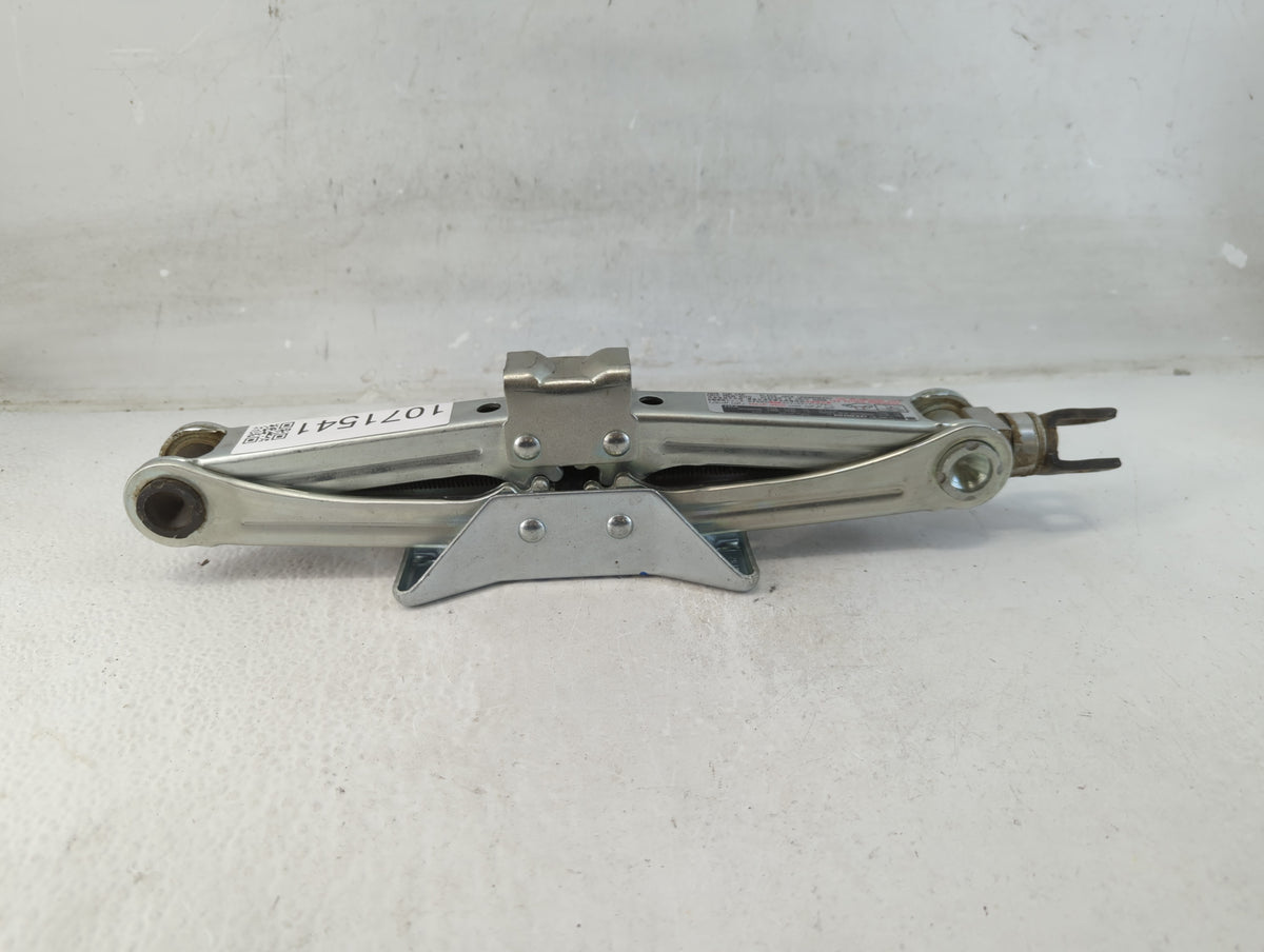 2013 Honda Accord Spare Scissor Car Jack 1071541 - Oemusedautoparts1.com