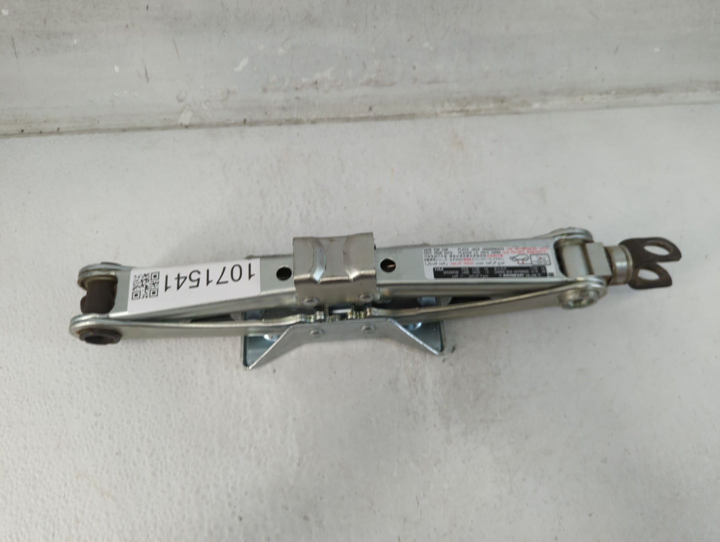 2013 Honda Accord Spare Scissor Car Jack 1071541 - Oemusedautoparts1.com