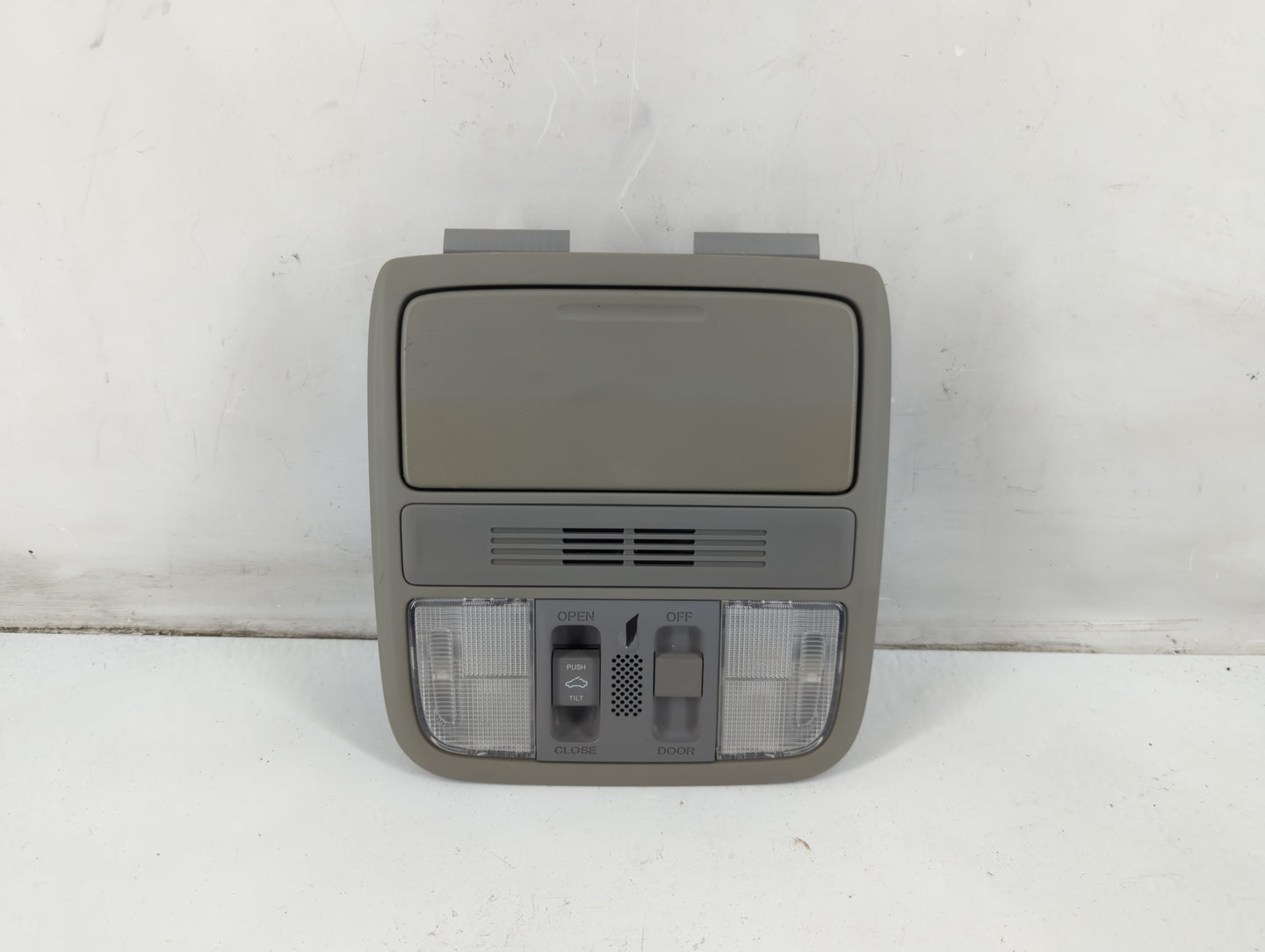 2013 Honda Accord Overhead Roof Console 1092728 - Oemusedautoparts1.com