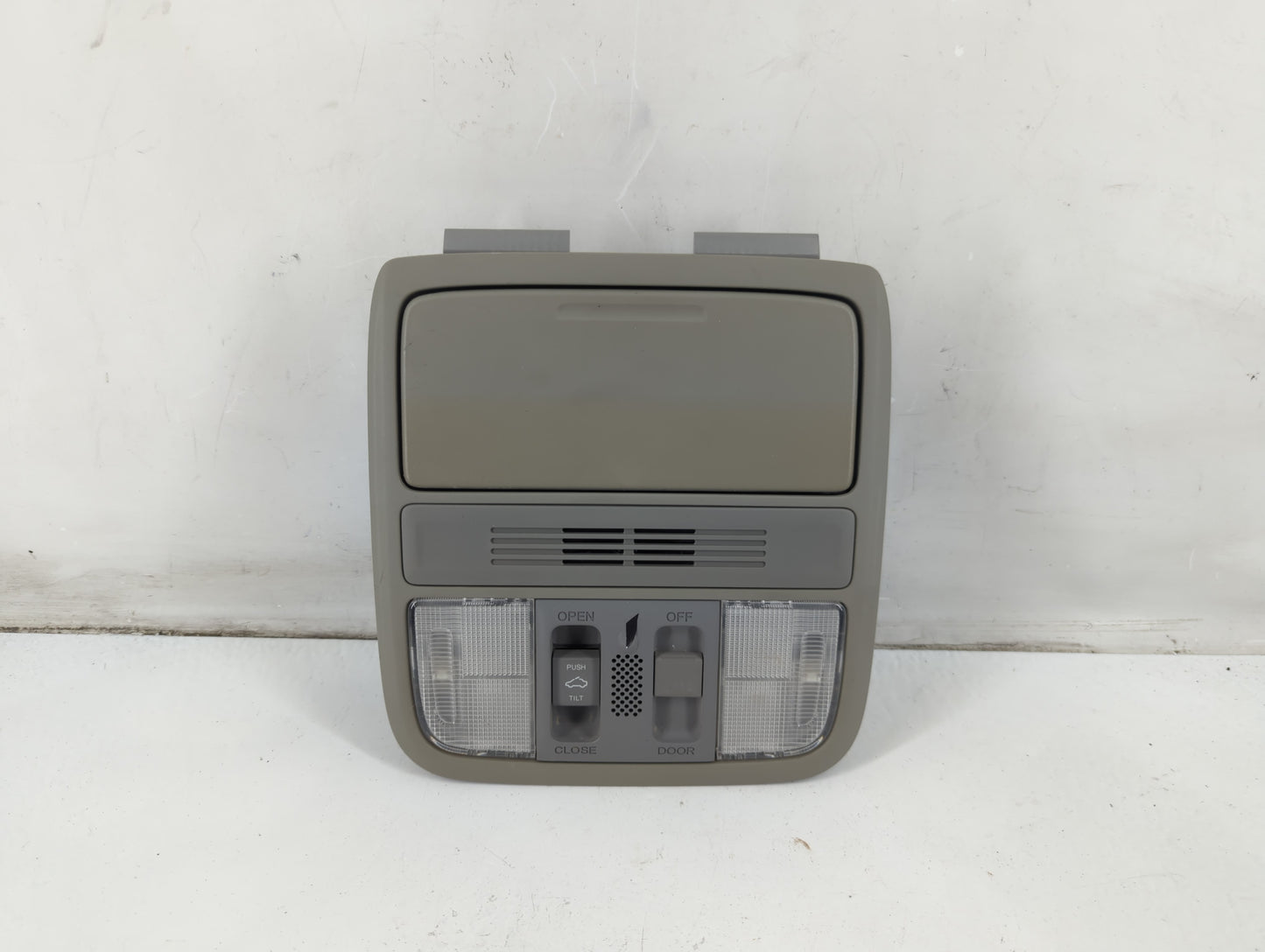 2013 Honda Accord Overhead Roof Console 1092728 - Oemusedautoparts1.com