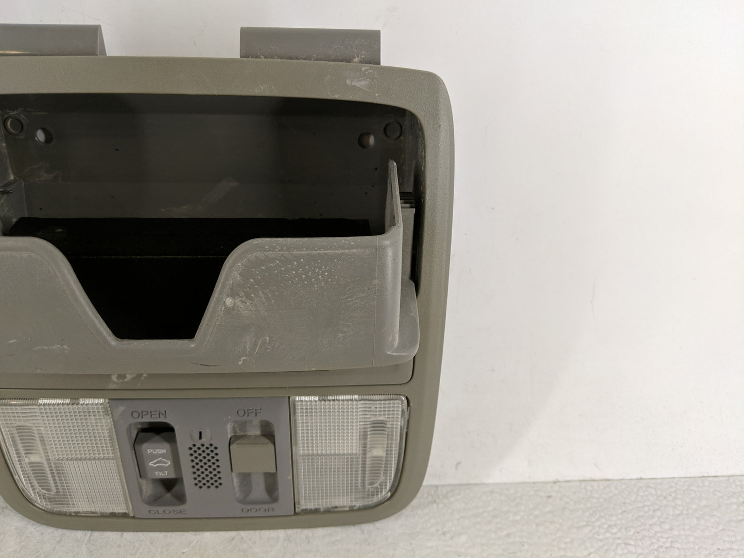 2013 Honda Accord Overhead Roof Console 1188785 - Oemusedautoparts1.com
