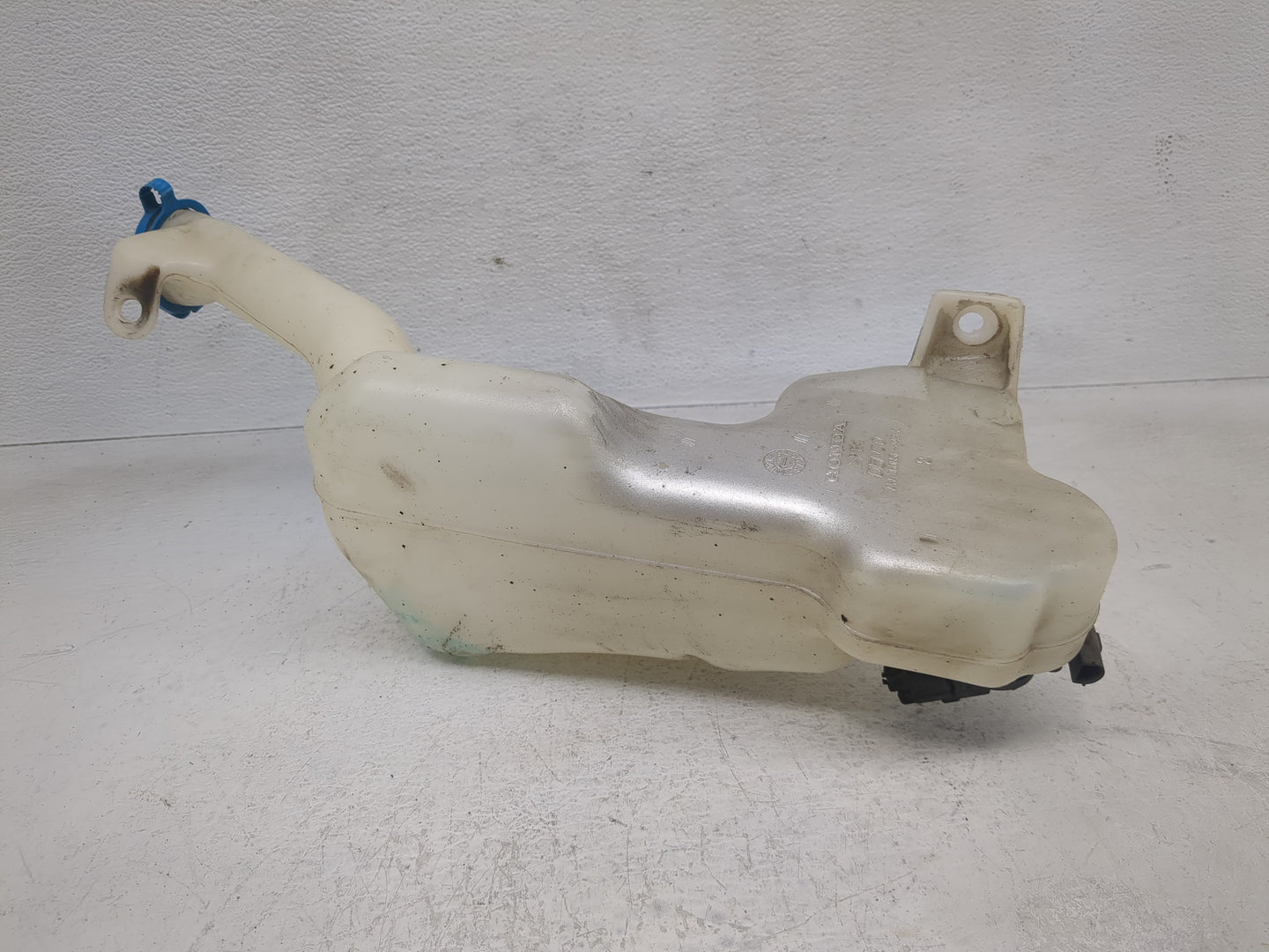 2013-2017 Honda Accord Windshield Washer Fluid Reservoir Bottle Oem - Oemusedautoparts1.com