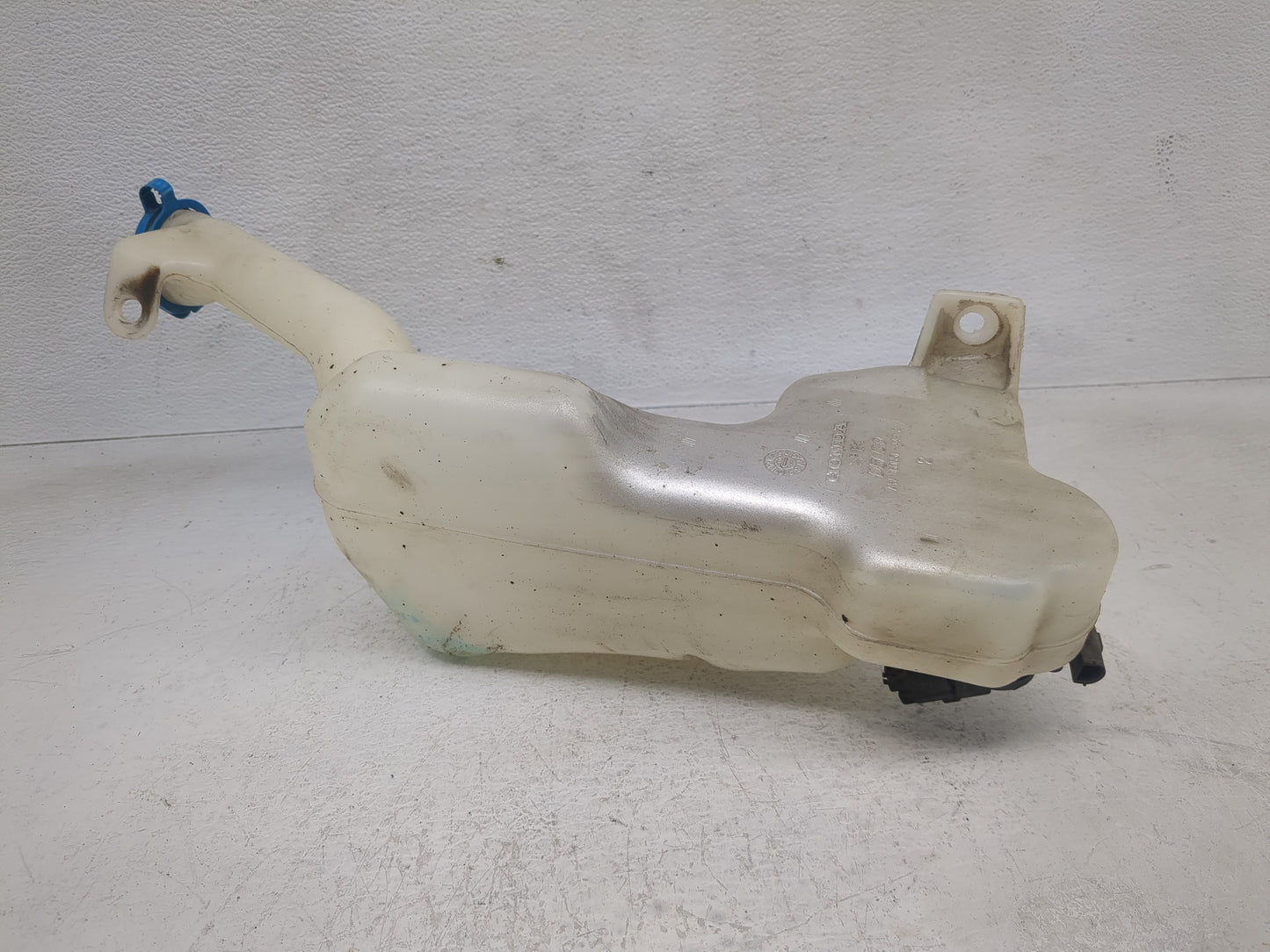 2013-2017 Honda Accord Windshield Washer Fluid Reservoir Bottle Oem - Oemusedautoparts1.com