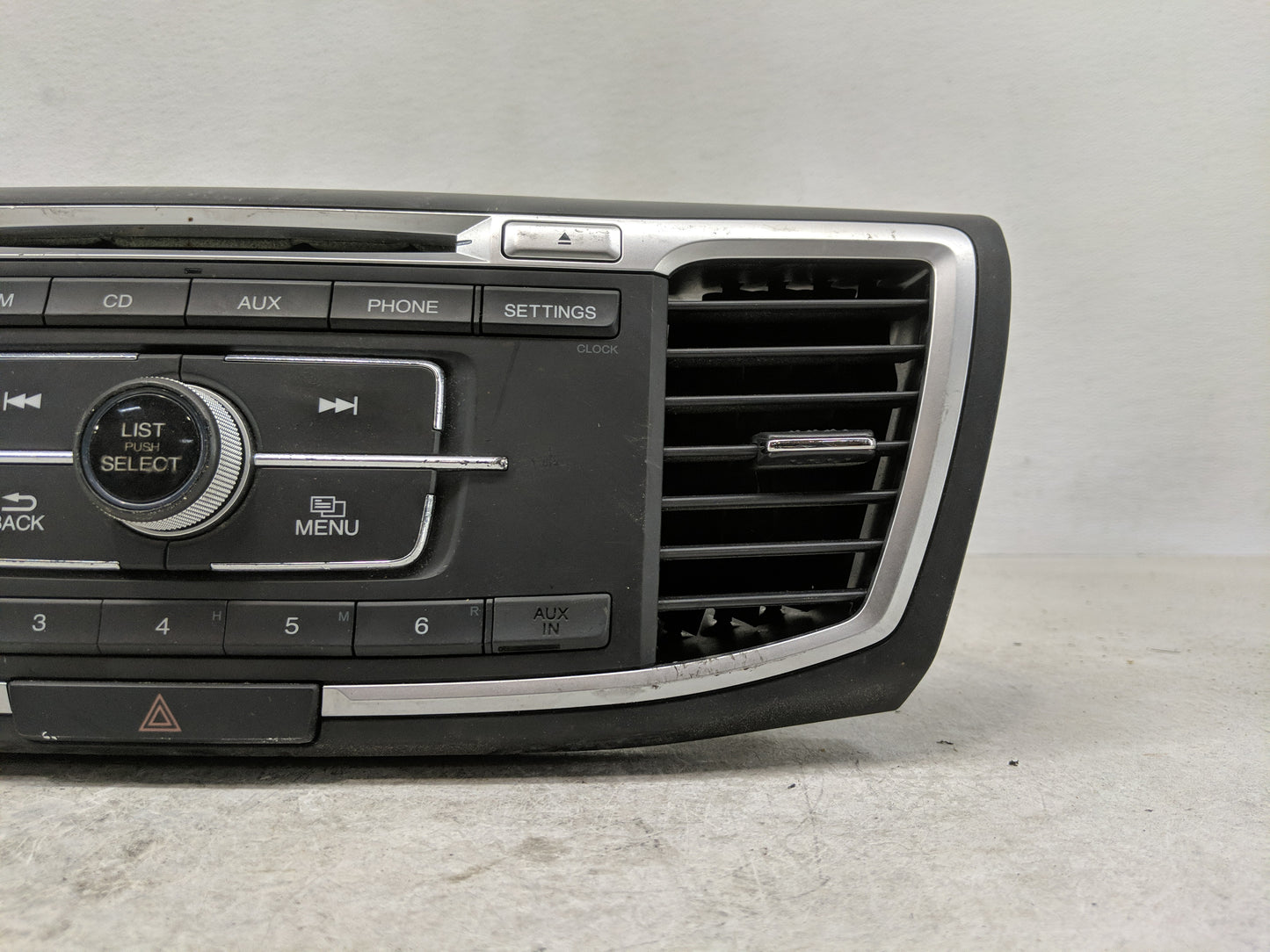 2013-2015 Honda Accord Radio AM FM Cd Player Receiver Replacement P/N:39100-T2A-A302 Fits Fits 2013 2014 2015 OEM Used Auto 