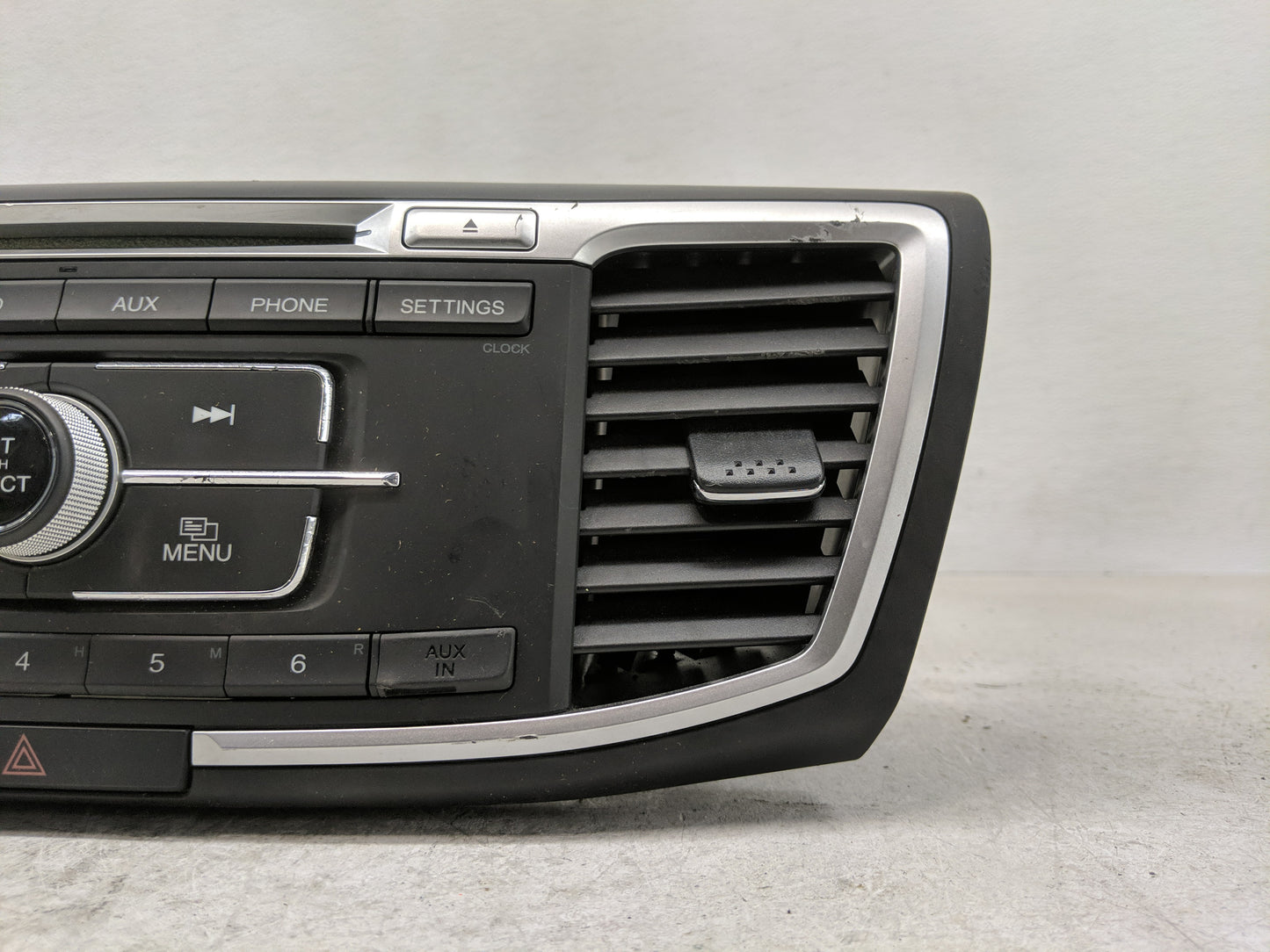 2013-2015 Honda Accord Radio Control Panel - Oemusedautoparts1.com