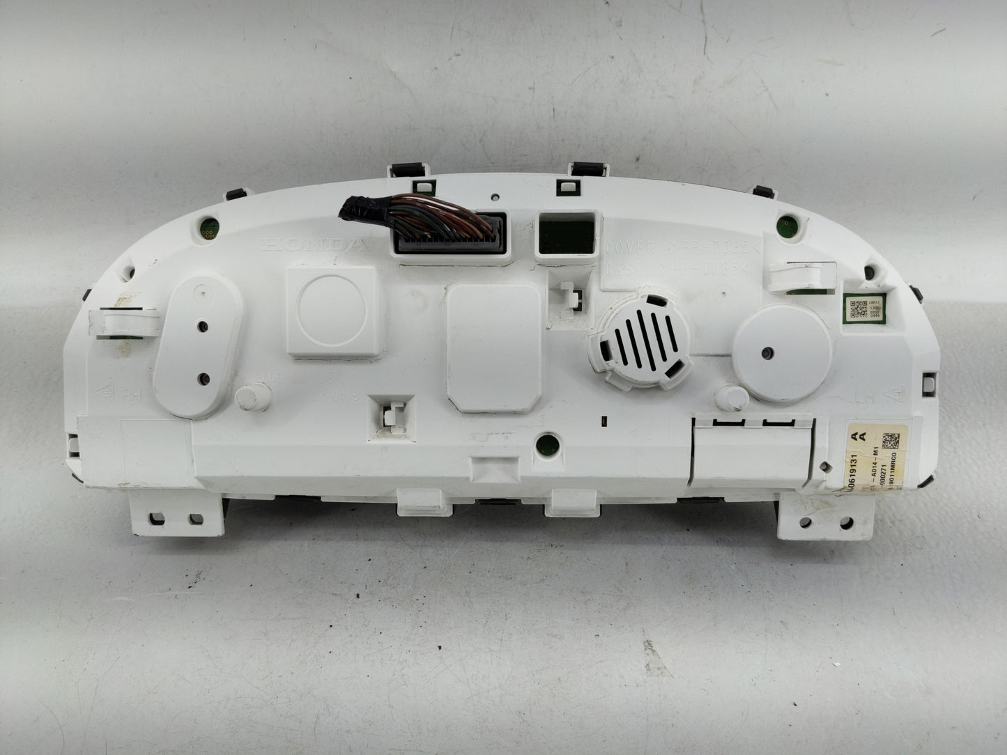 2013 Honda Accord Instrument Cluster Speedometer Gauges Fits OEM Used Auto Parts - Oemusedautoparts1.com