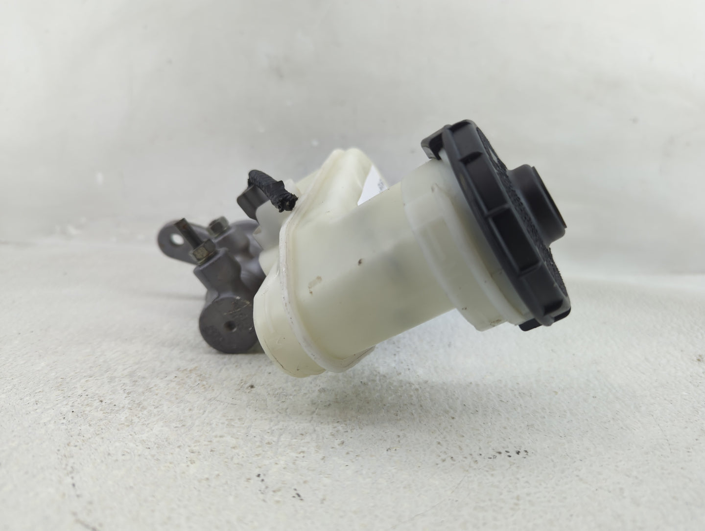 Honda Accord Brake Master Cylinder - Oemusedautoparts1.com