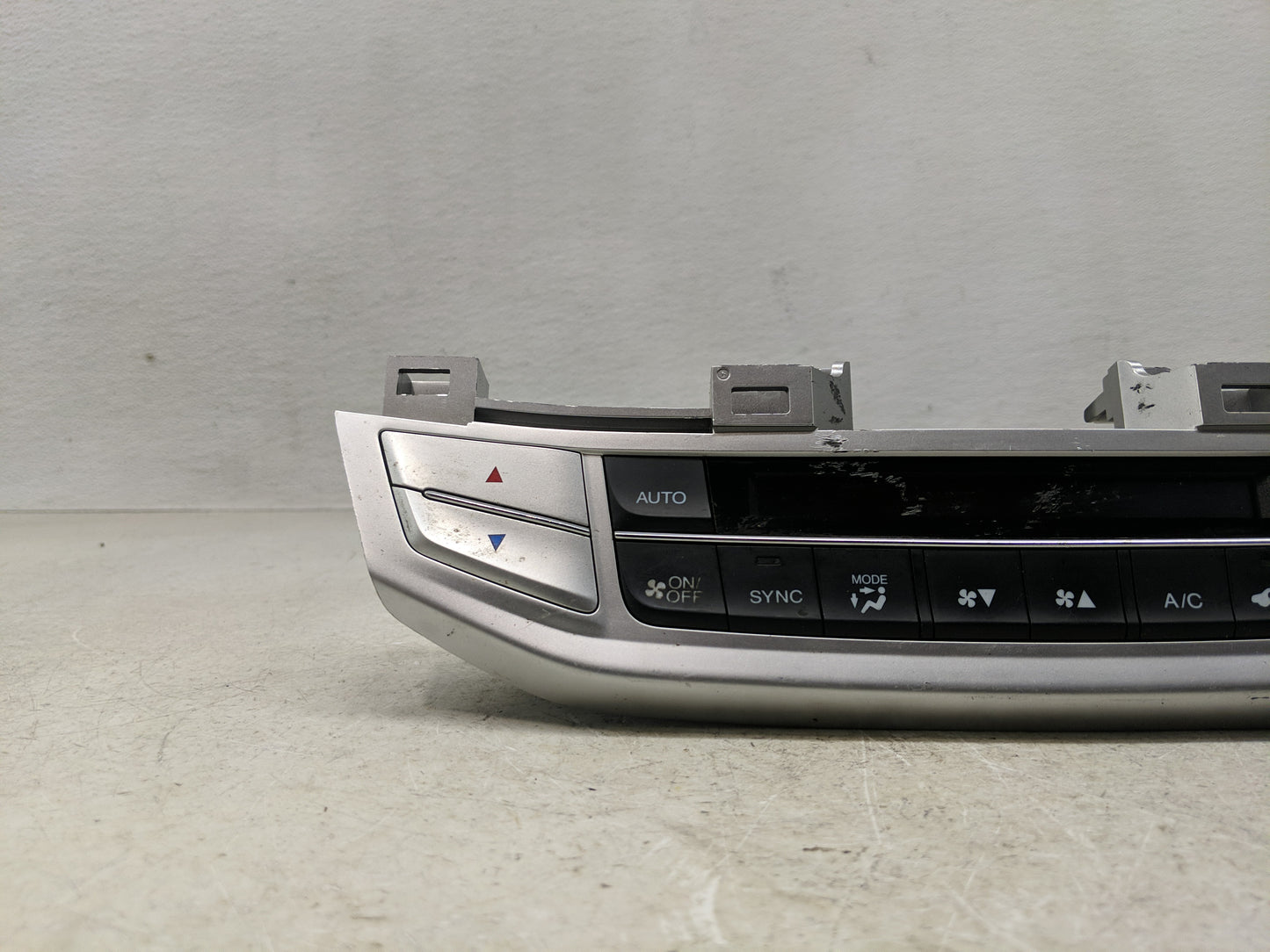 2013-2015 Honda Accord Climate Control Module Temperature AC/Heater Replacement P/N:NH869L Fits Fits 2013 2014 2015 OEM Used