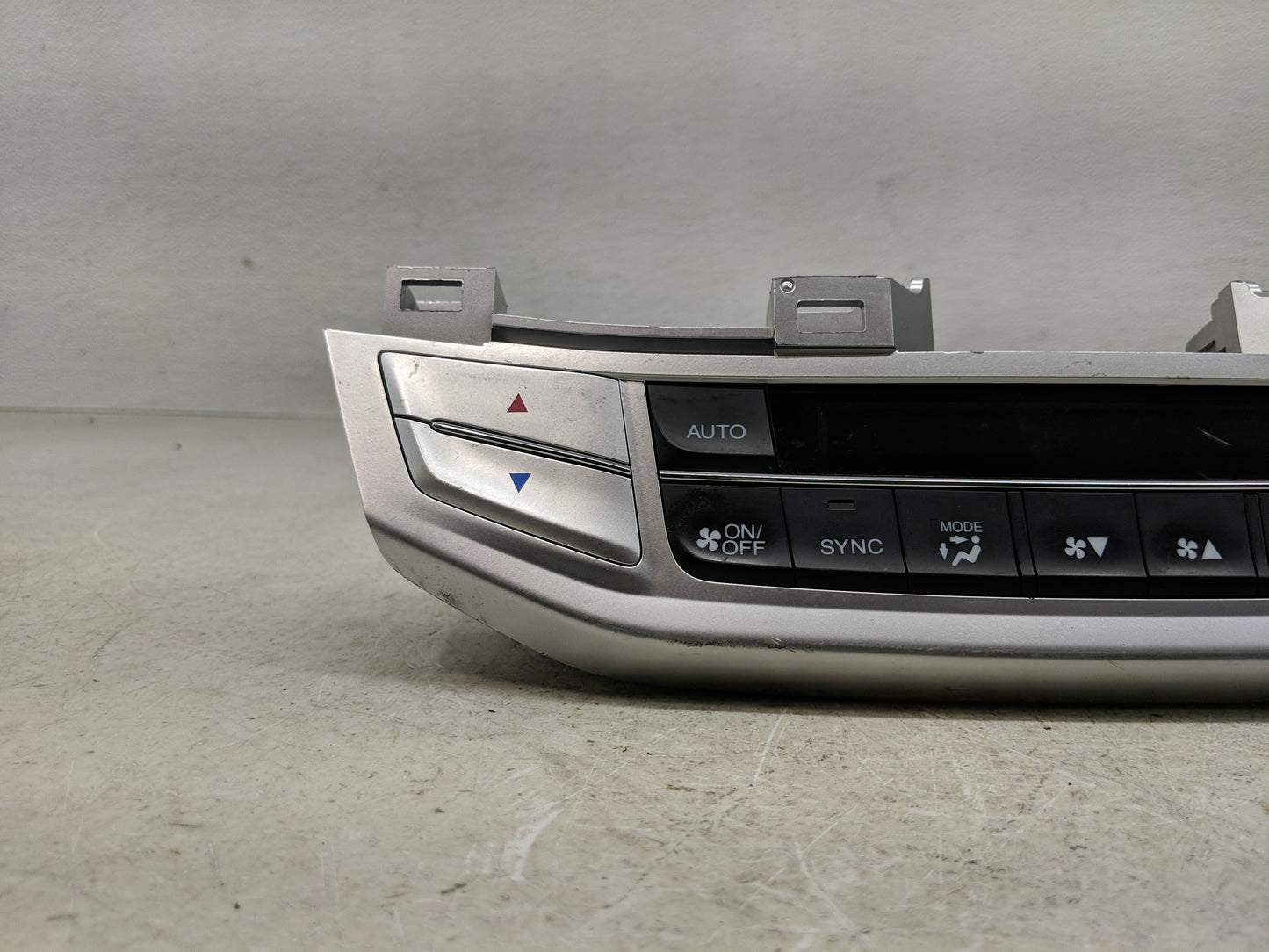 2013-2015 Honda Accord Climate Control Module Temperature AC/Heater Replacement Fits Fits 2013 2014 2015 OEM Used Auto Parts