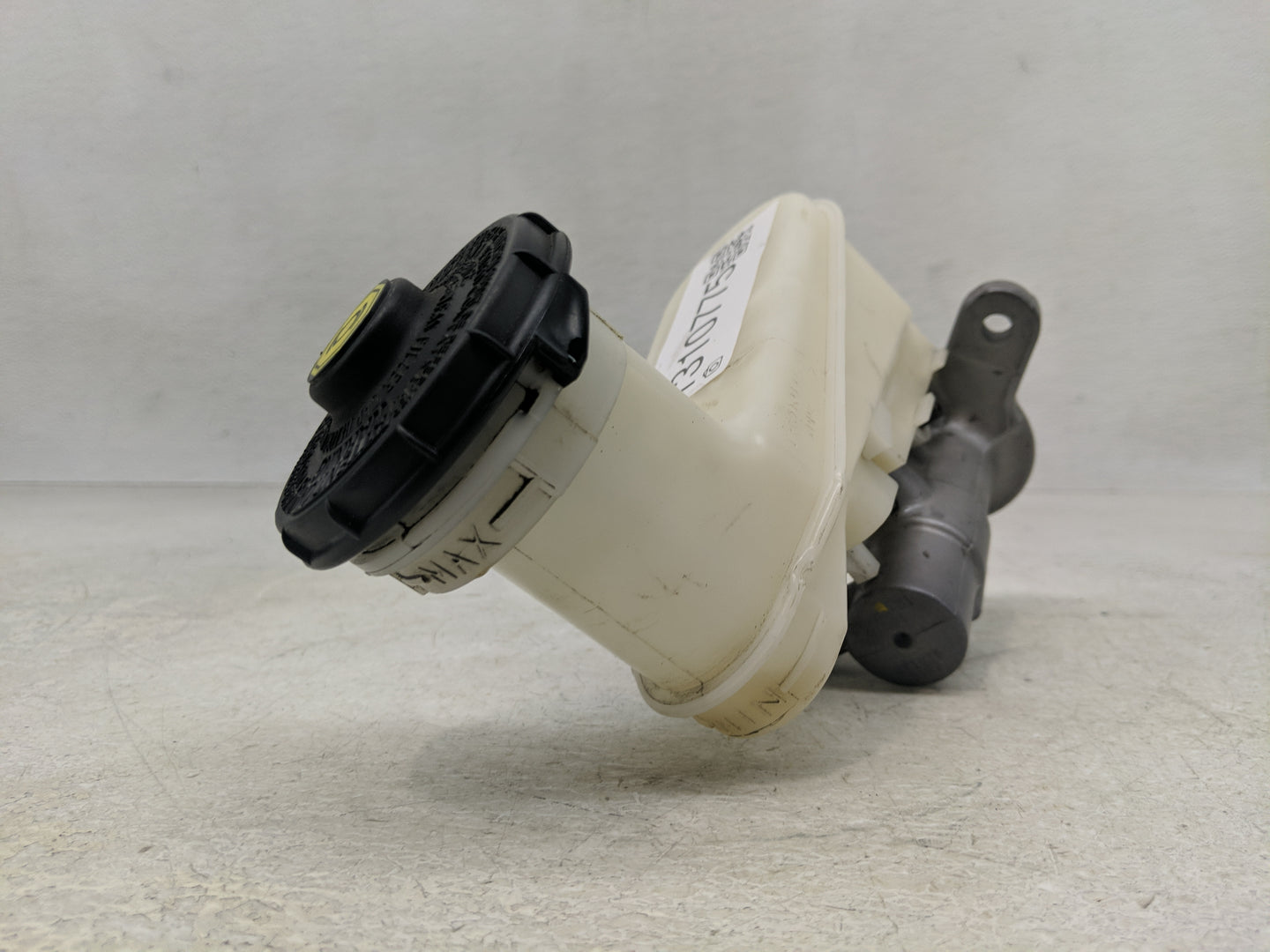 2013-2017 Honda Accord Brake Master Cylinder - Oemusedautoparts1.com