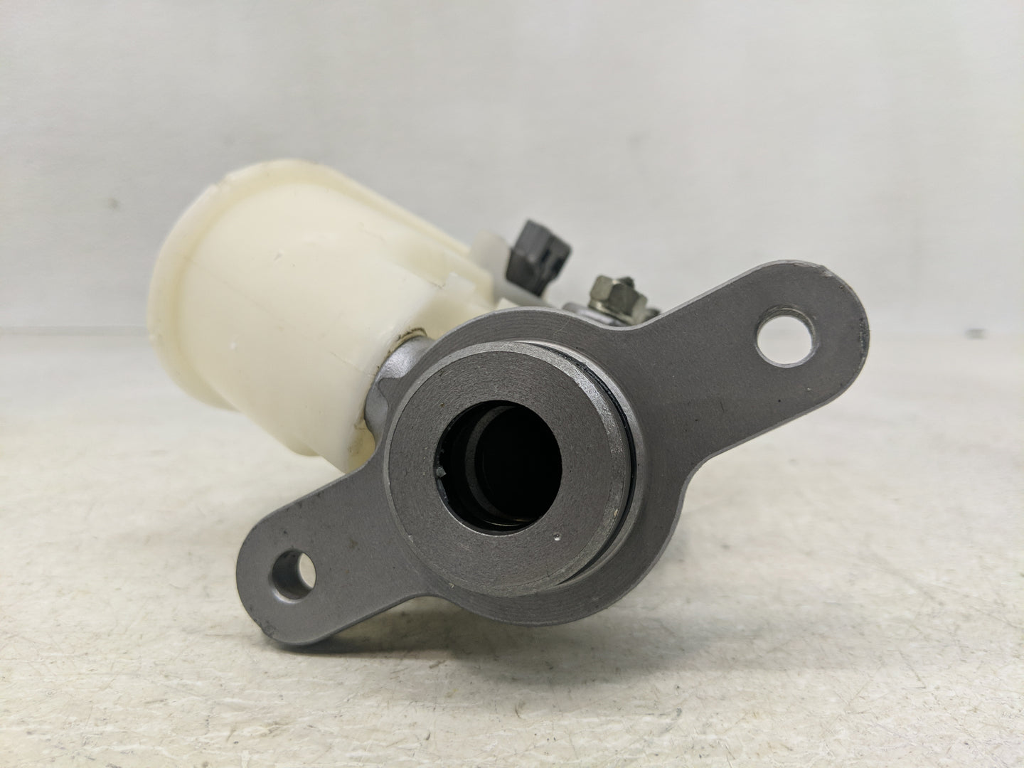2013-2017 Honda Accord Brake Master Cylinder - Oemusedautoparts1.com