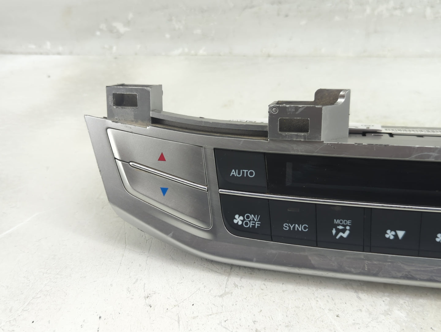 2013 Honda Accord Climate Control Module Temperature AC/Heater Replacement P/N:BH 79600 T2F A611 M1 Fits OEM Used Auto Parts
