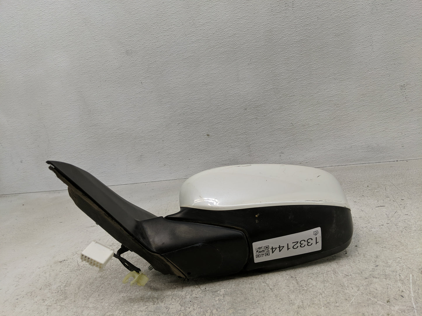 2013-2017 Honda Accord Driver Side View Mirror - Left Door Mirror OEM Used - Oemusedautoparts1.com